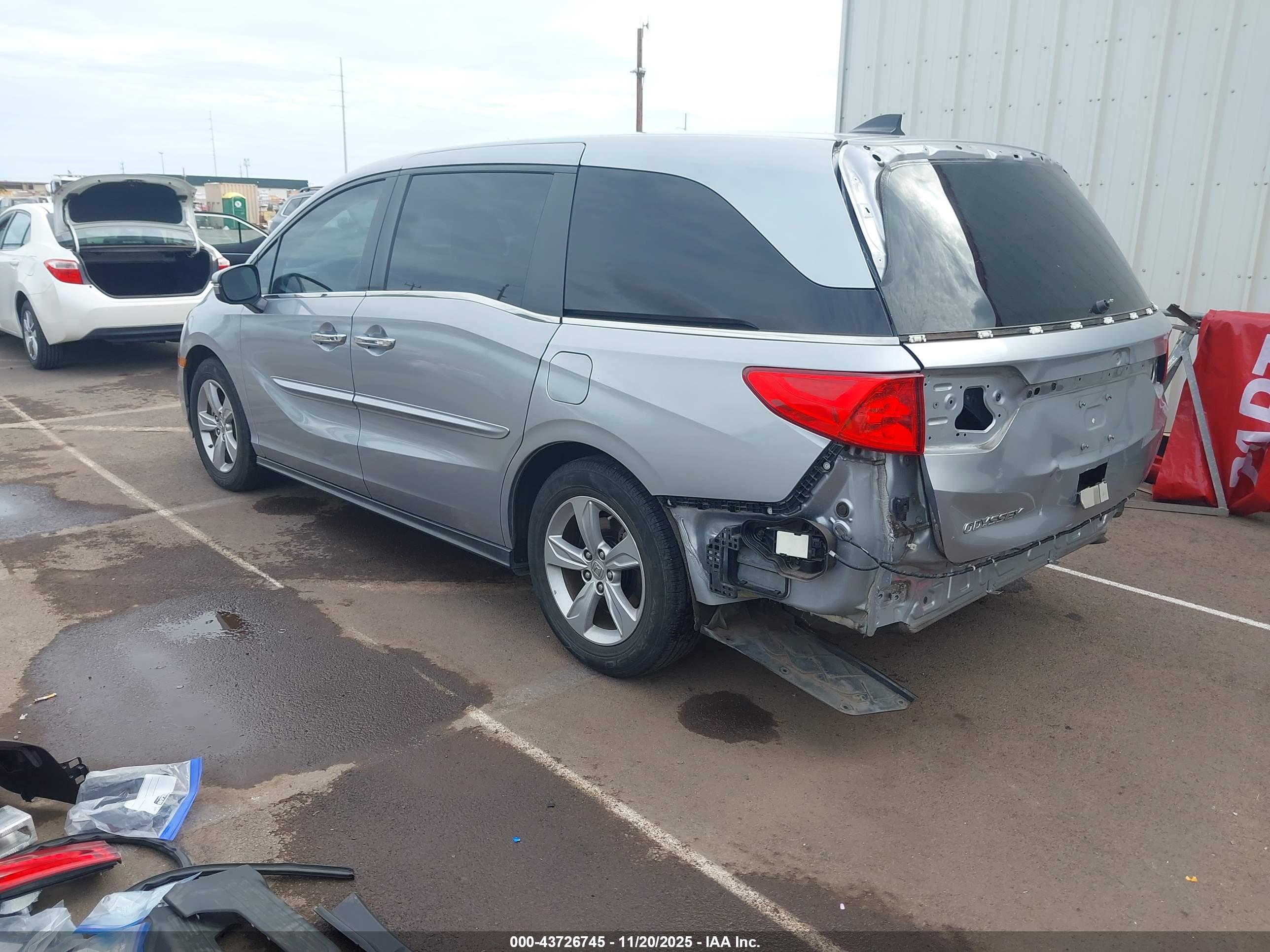 HONDA ODYSSEY image 3