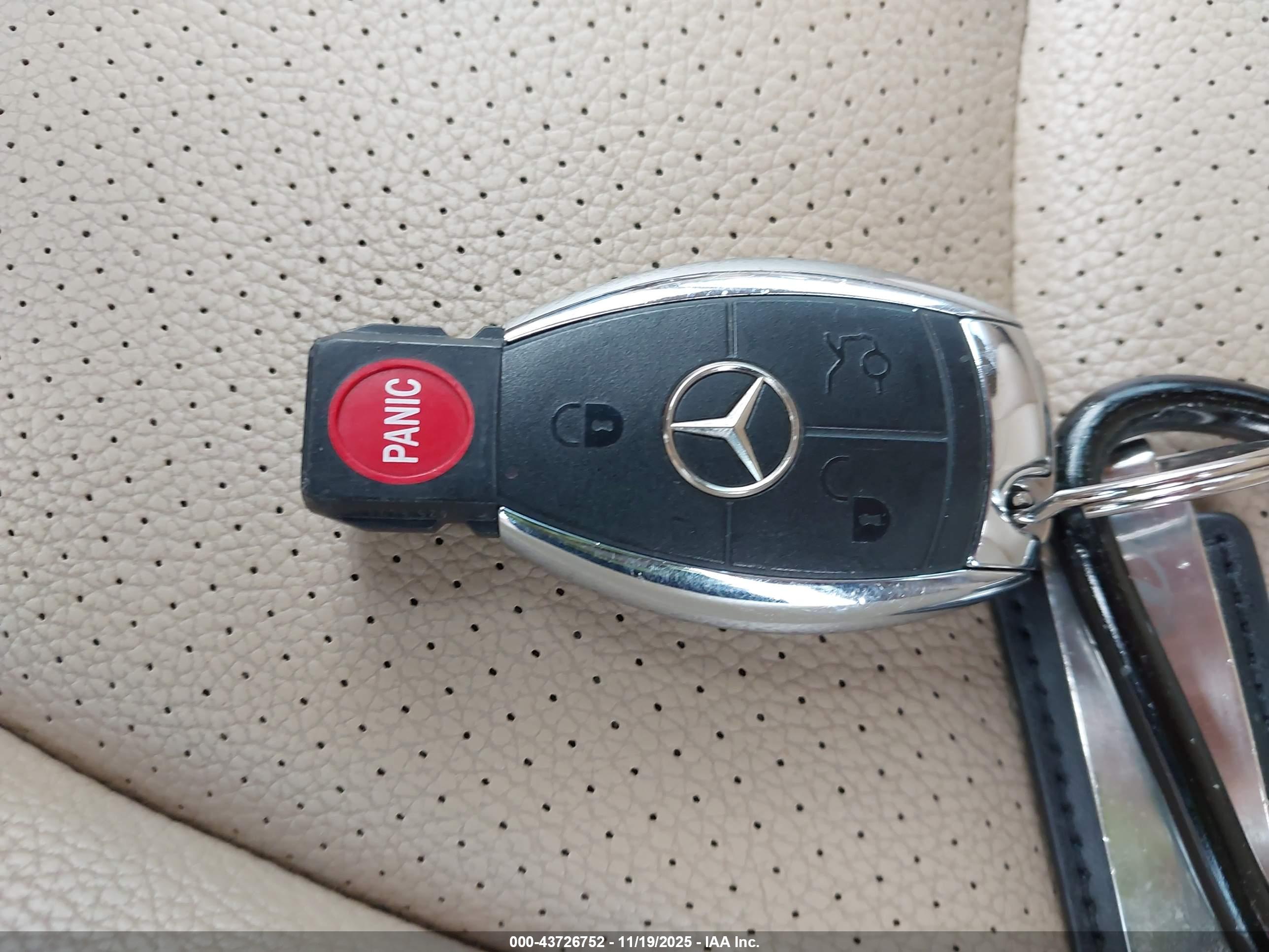 MERCEDES-BENZ E image 11