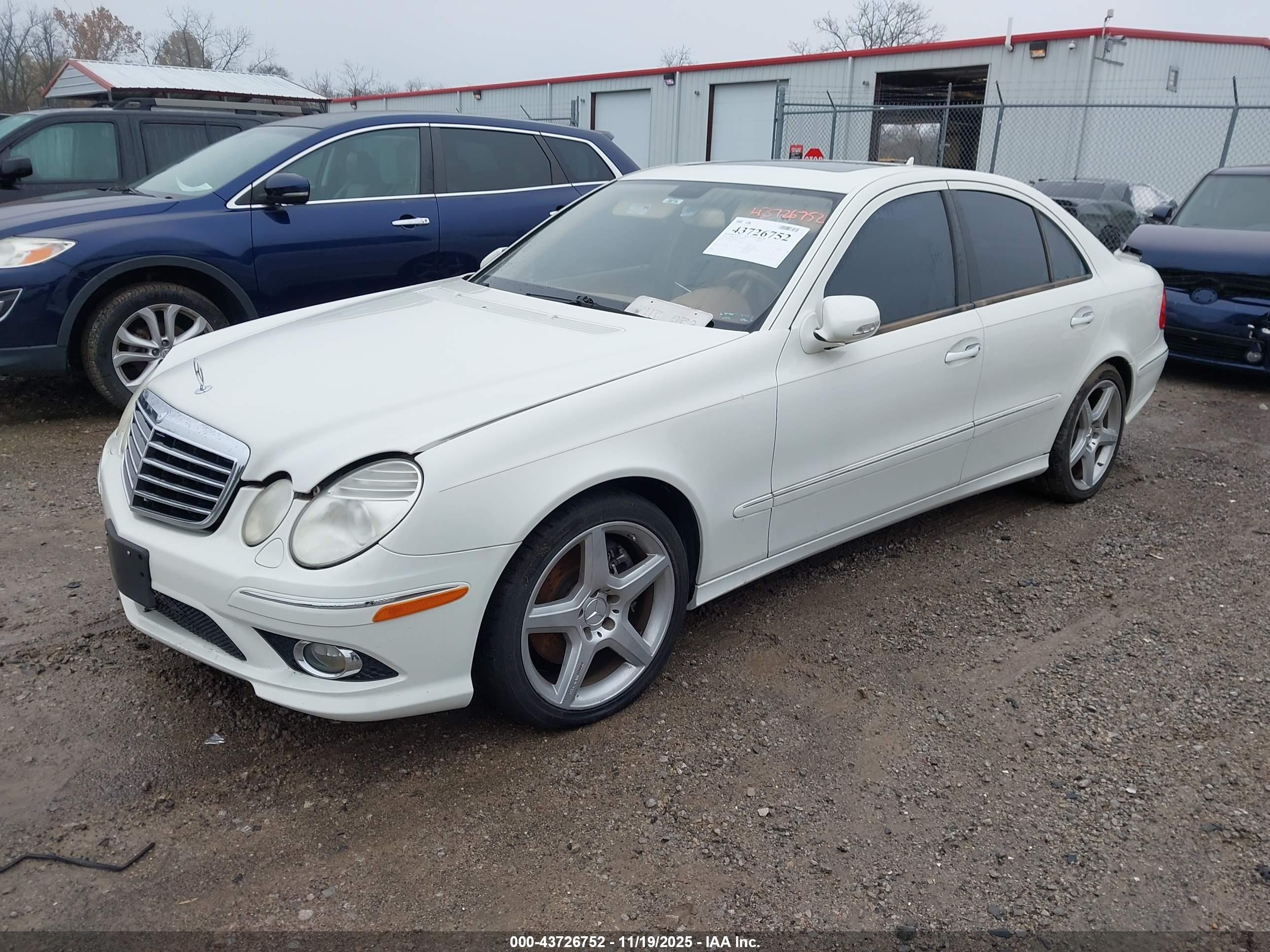 MERCEDES-BENZ E image 2