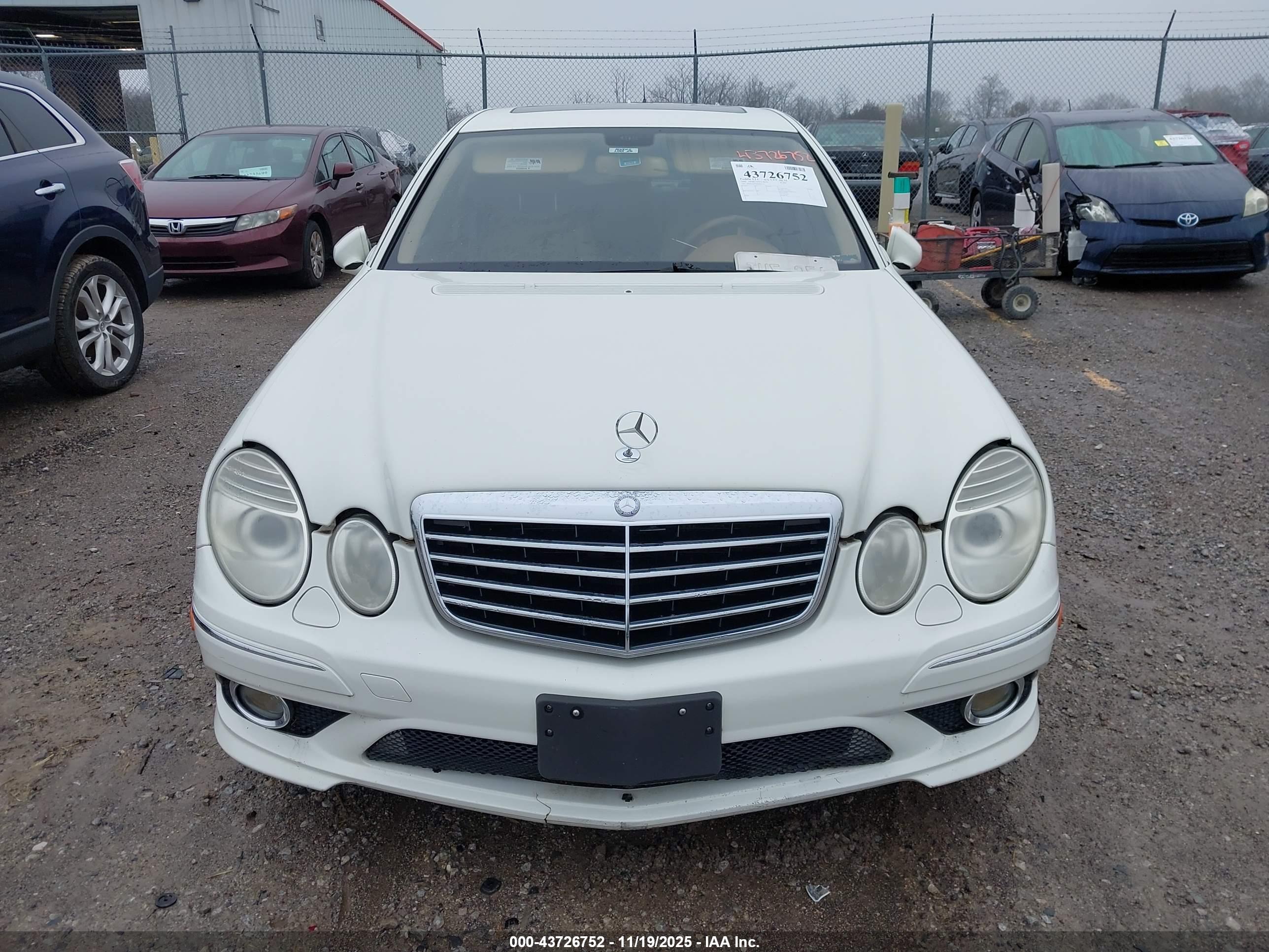MERCEDES-BENZ E image 6