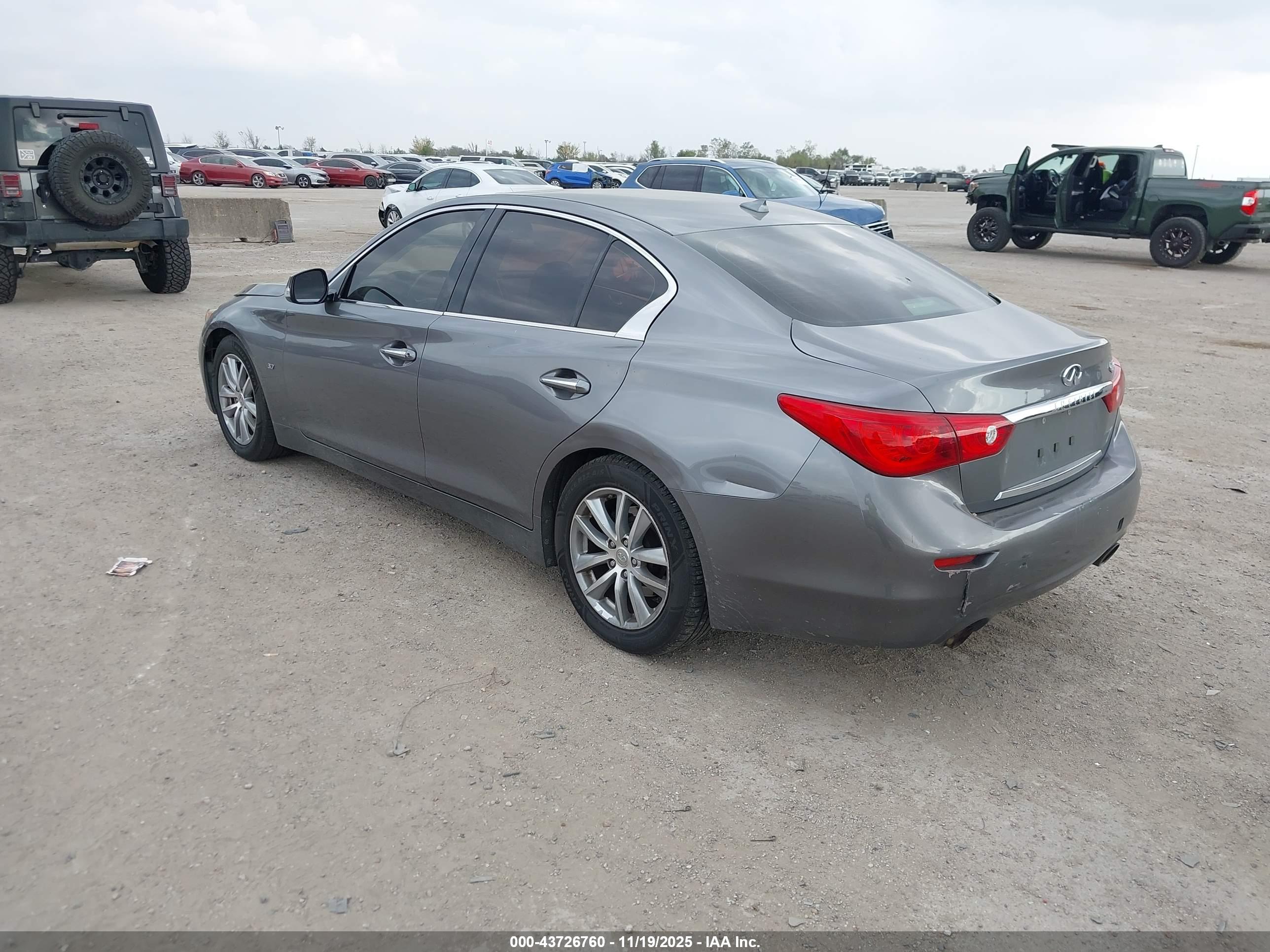 INFINITI Q50 image 3