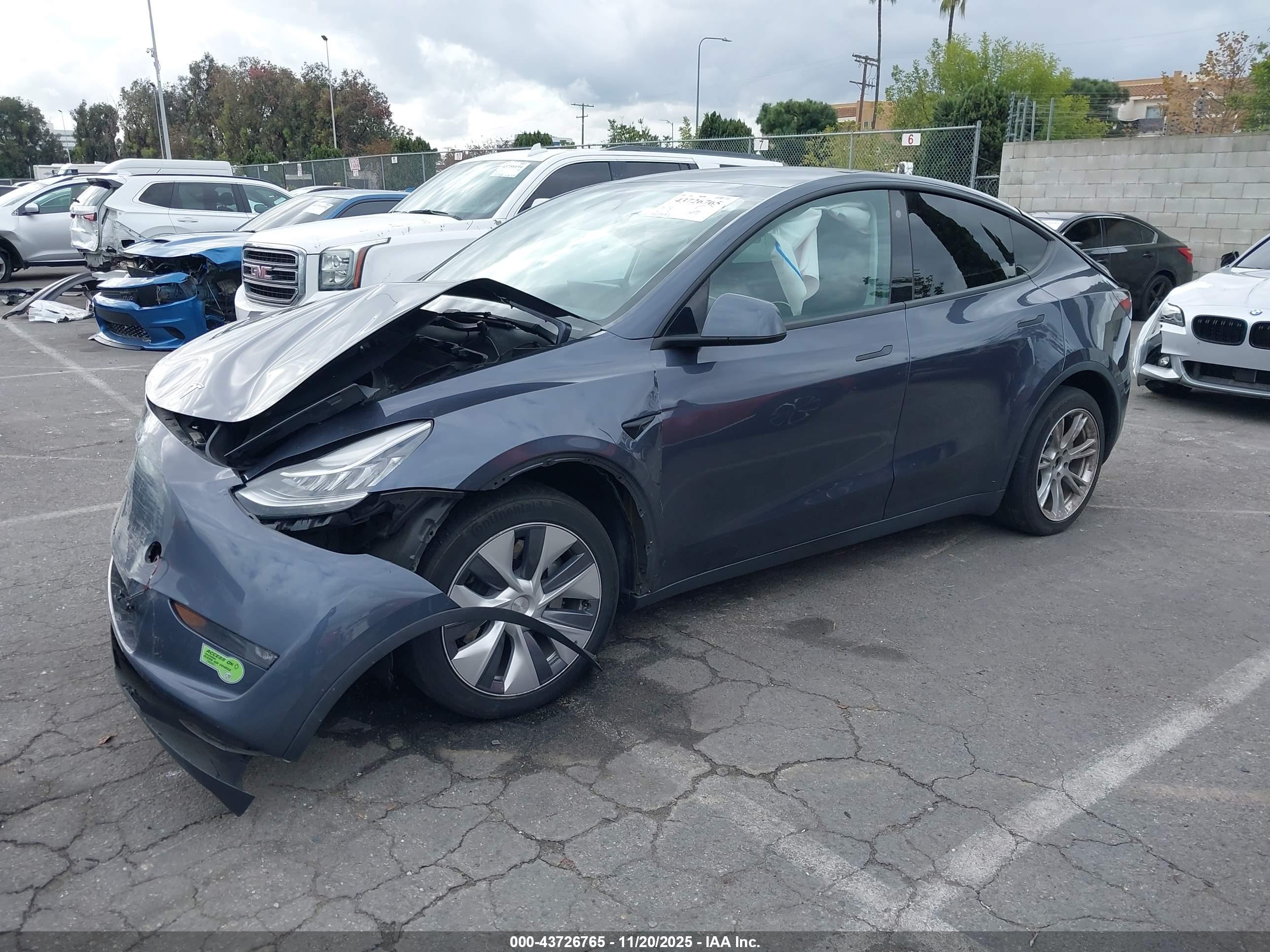 TESLA MODEL image 2