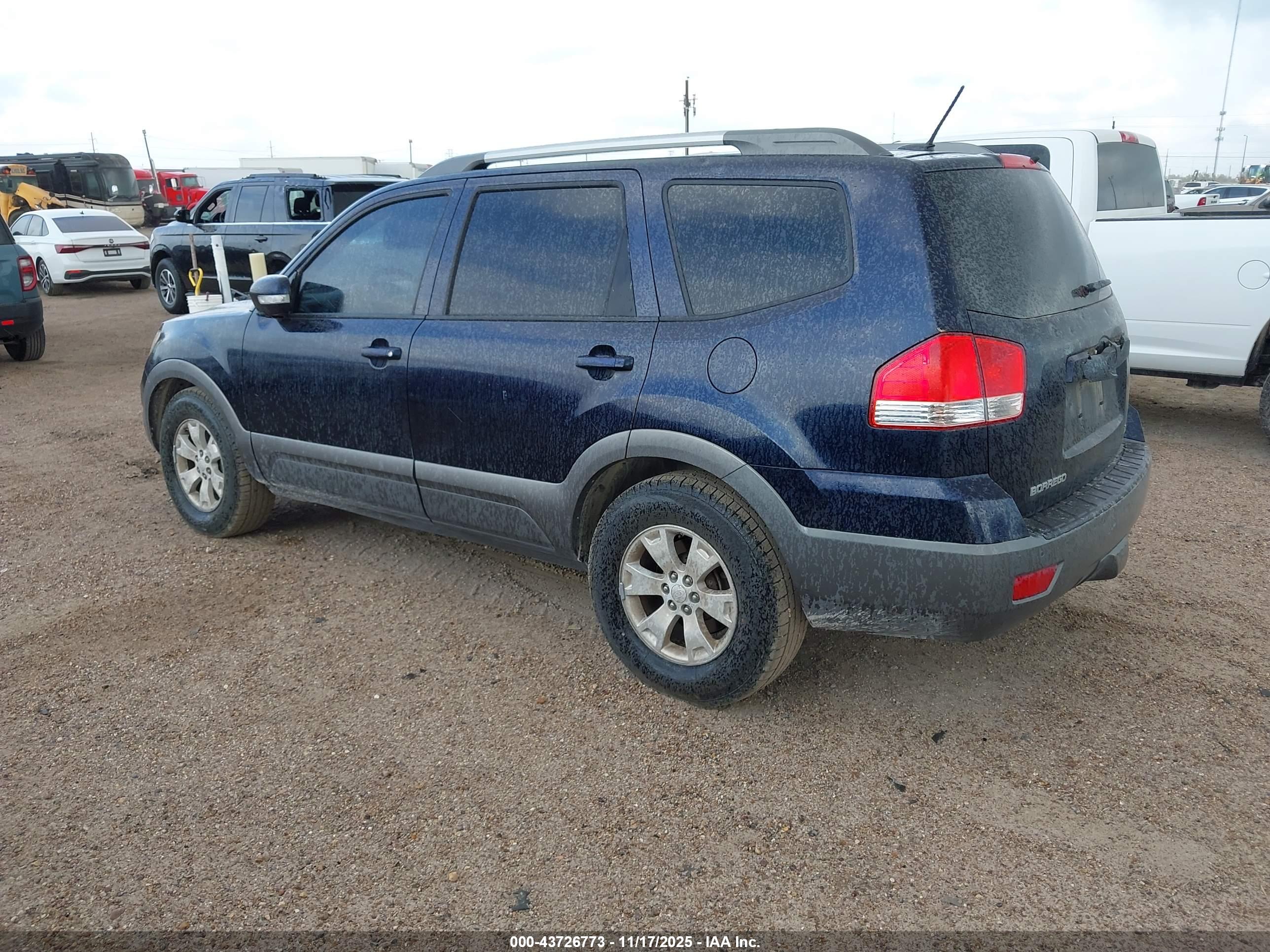 KIA BORREGO image 3