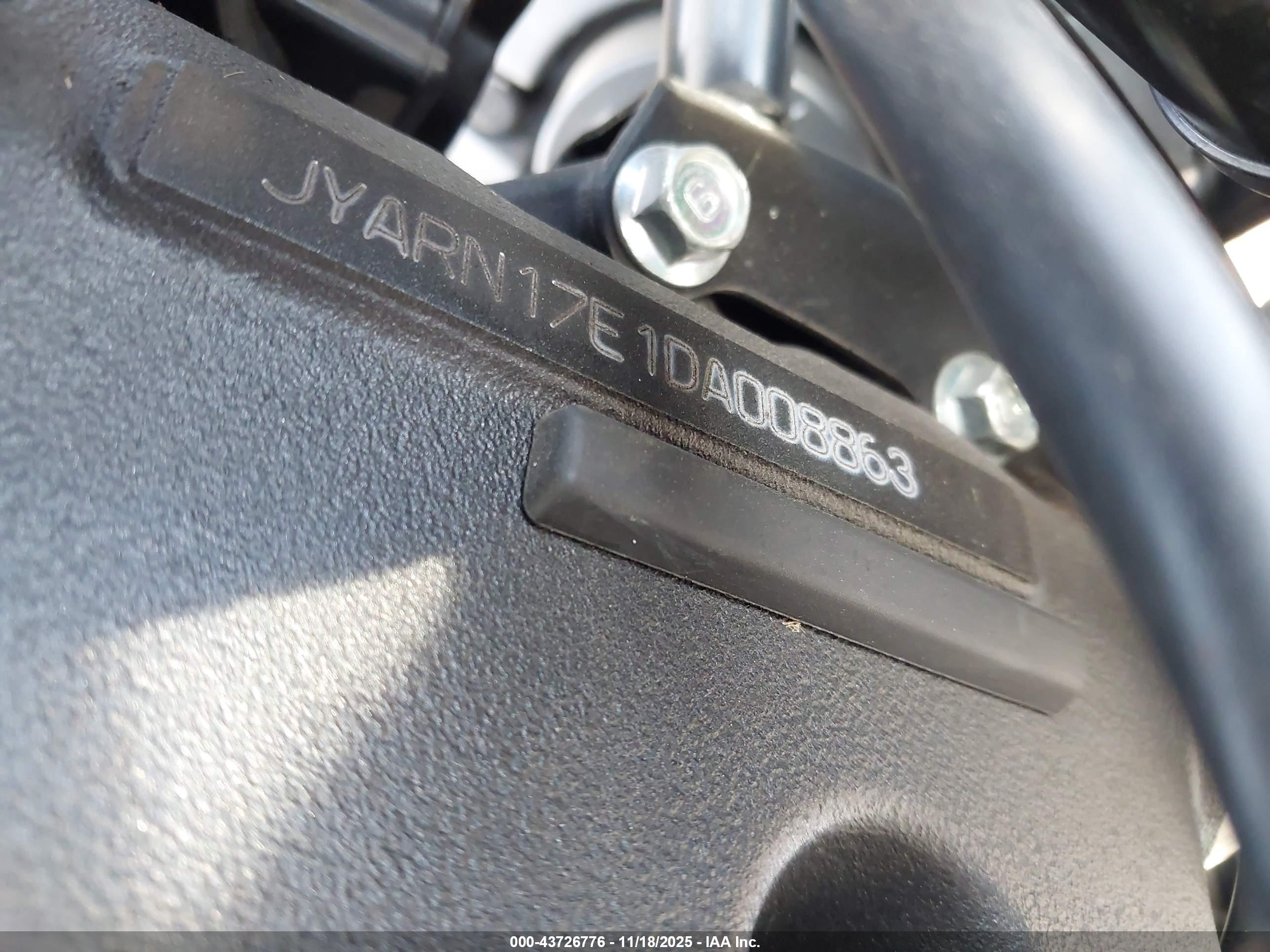 YAMAHA FZ1 image 10