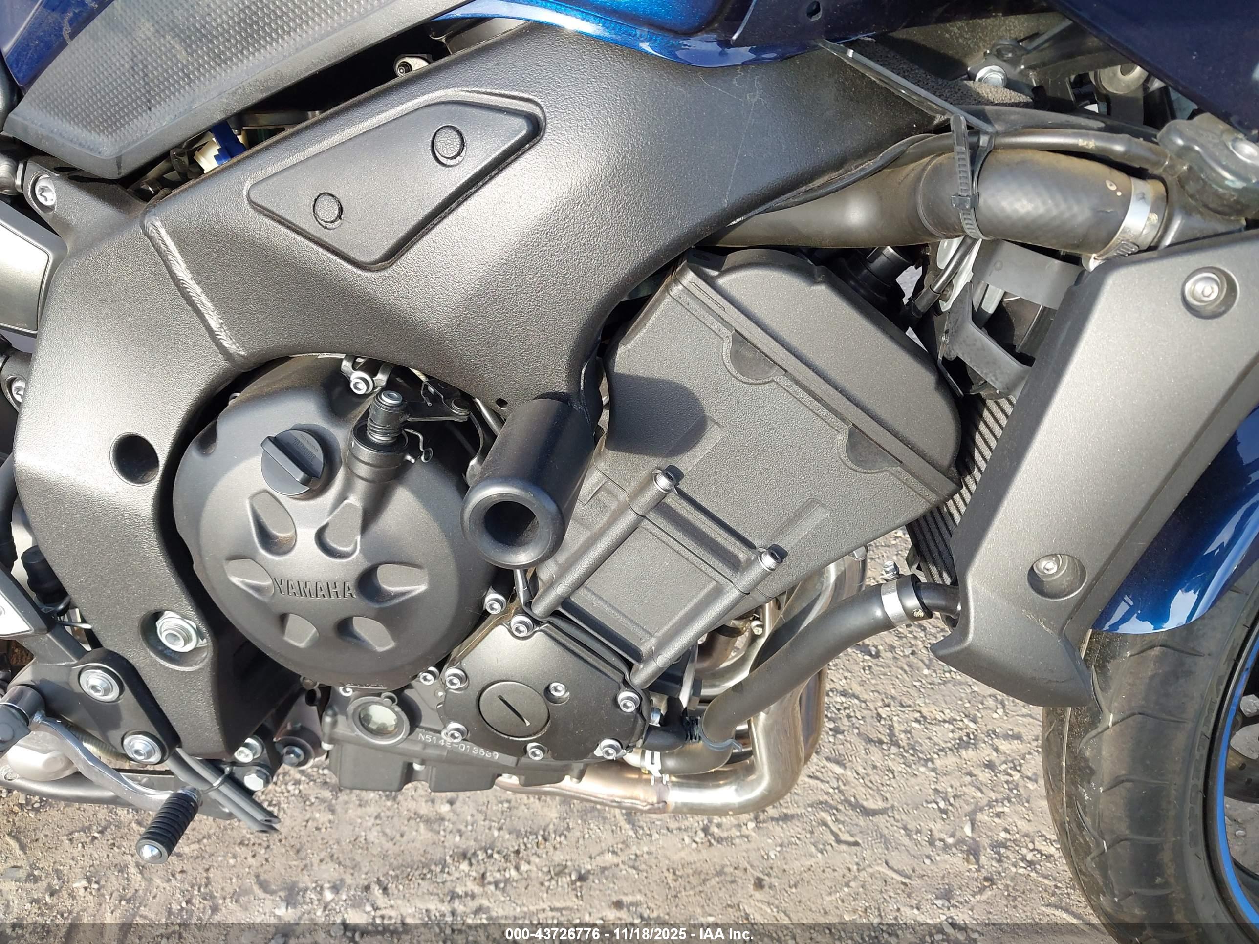 YAMAHA FZ1 image 8