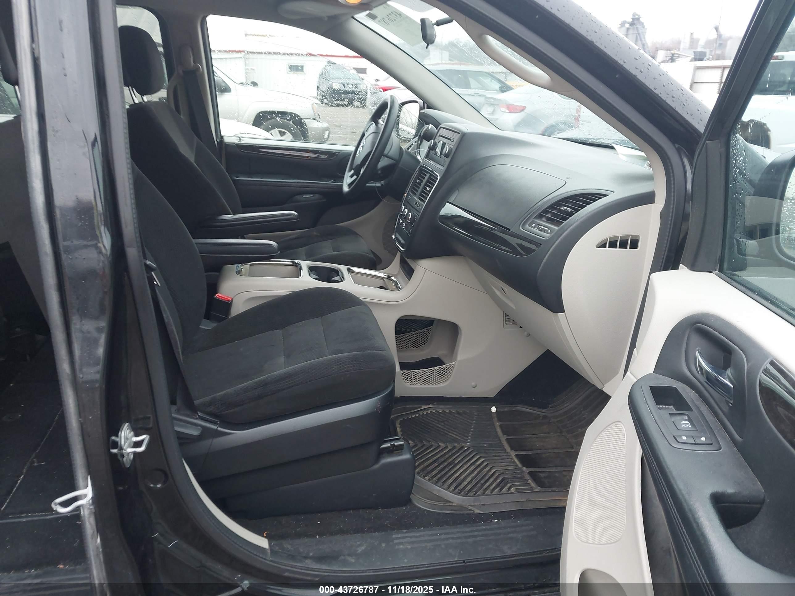 DODGE GRAND image 5