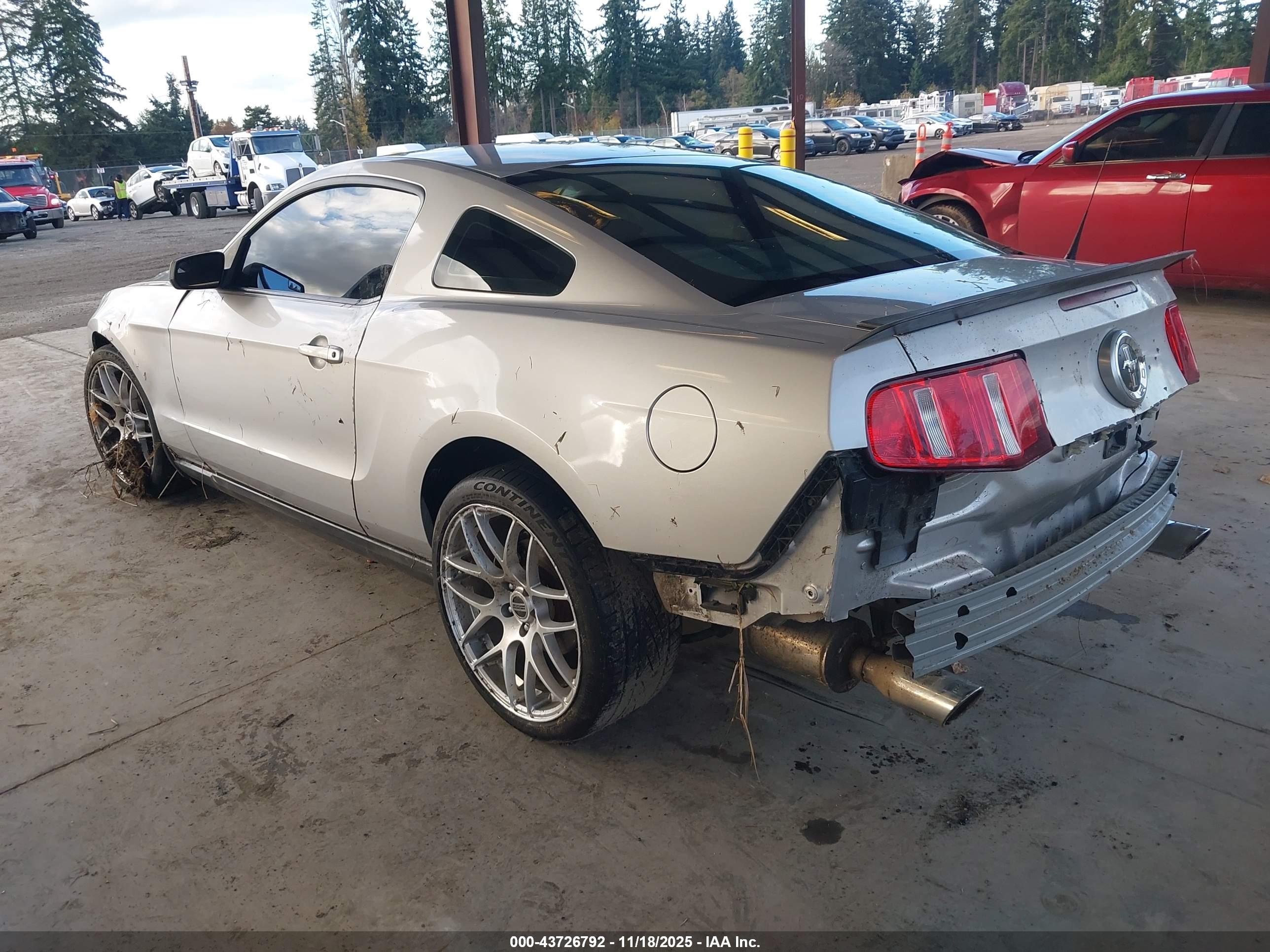 FORD MUSTANG image 3