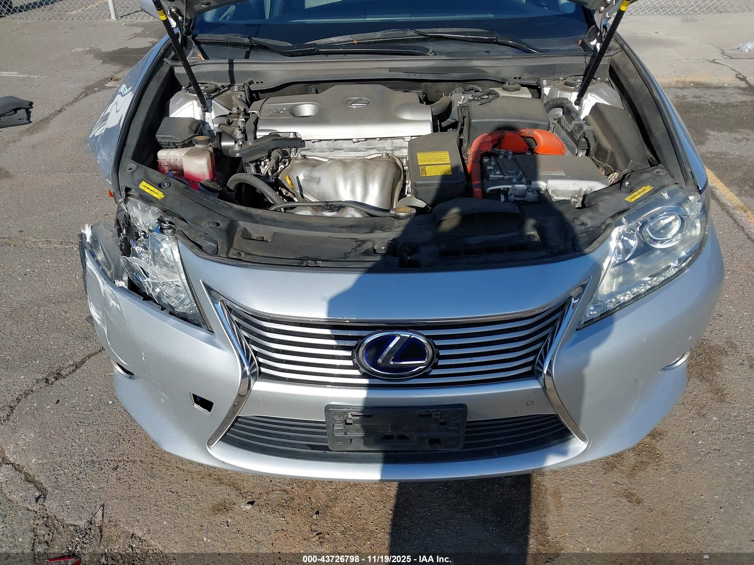 LEXUS ES image 10