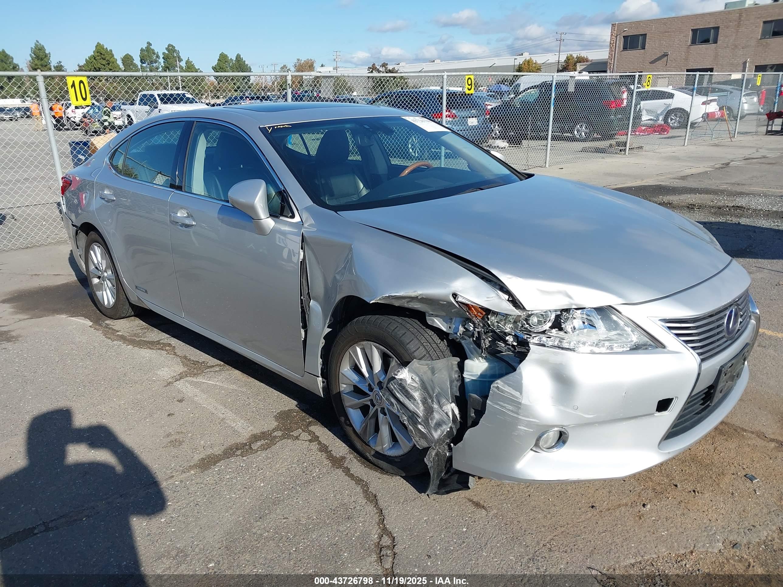 LEXUS ES image 6