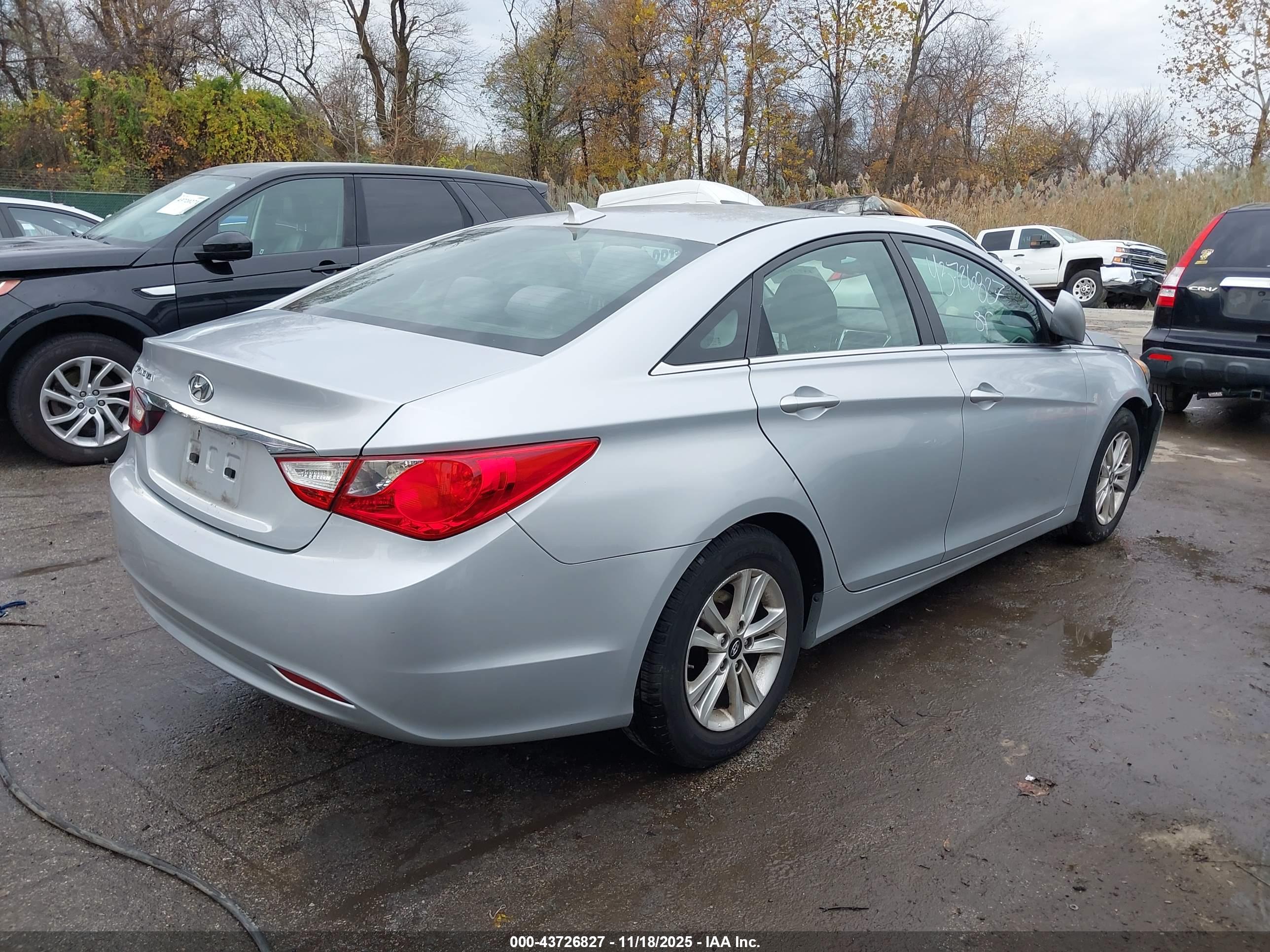 HYUNDAI SONATA image 4