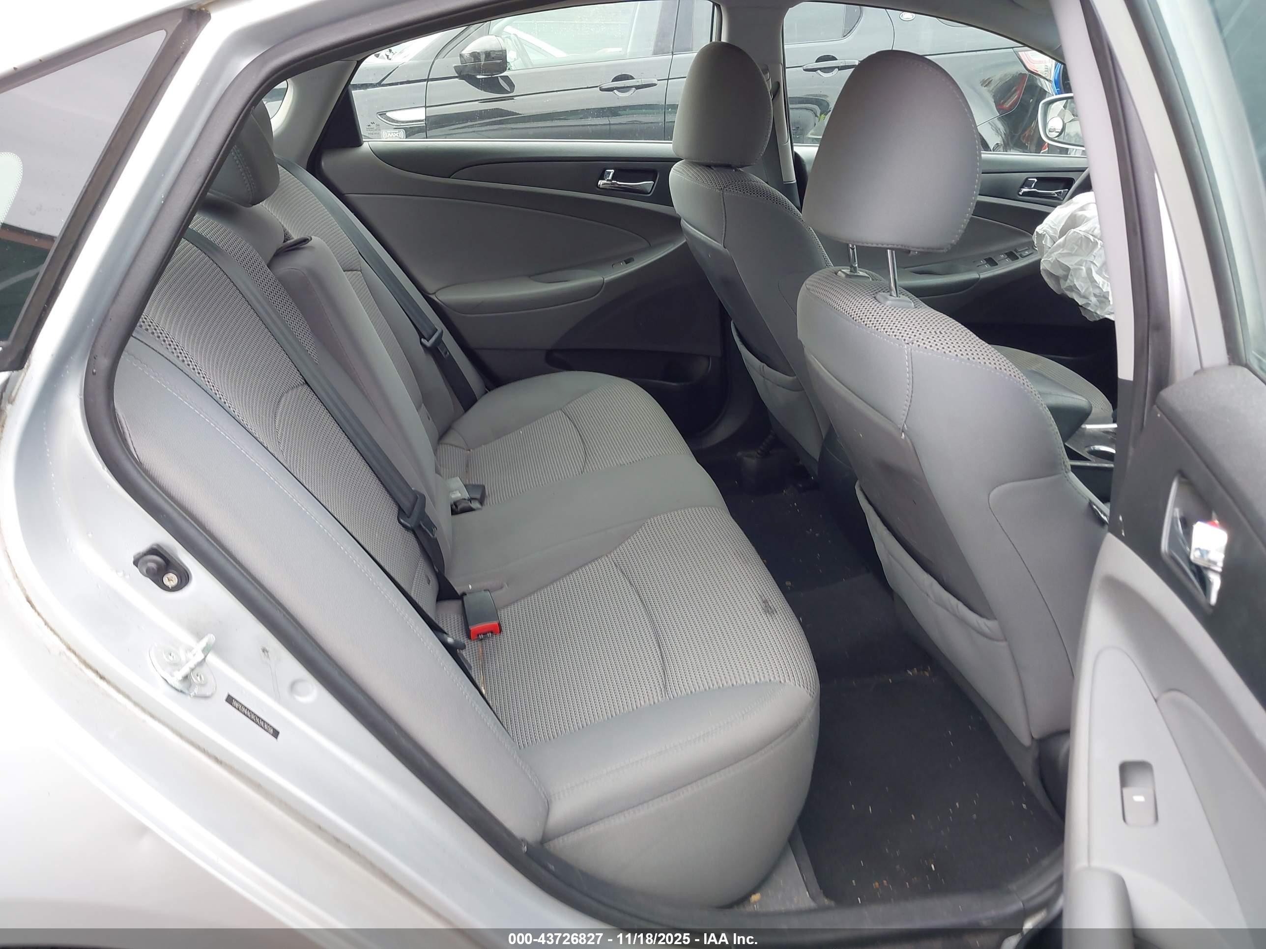 HYUNDAI SONATA image 8