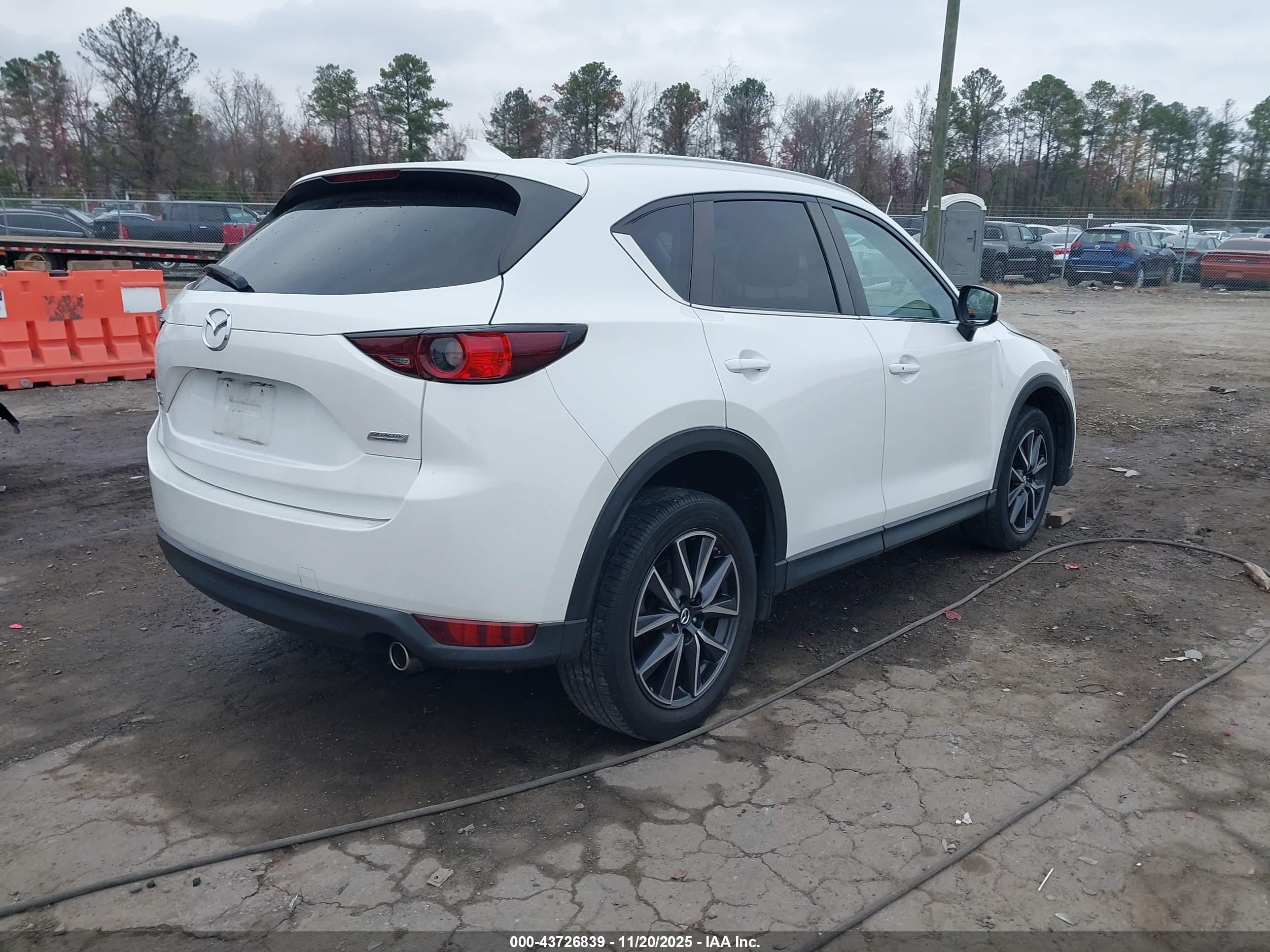 MAZDA CX-5 image 4