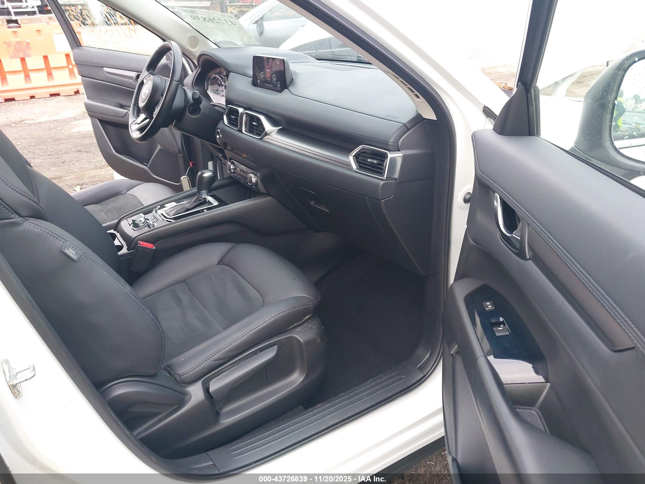 MAZDA CX-5 image 5