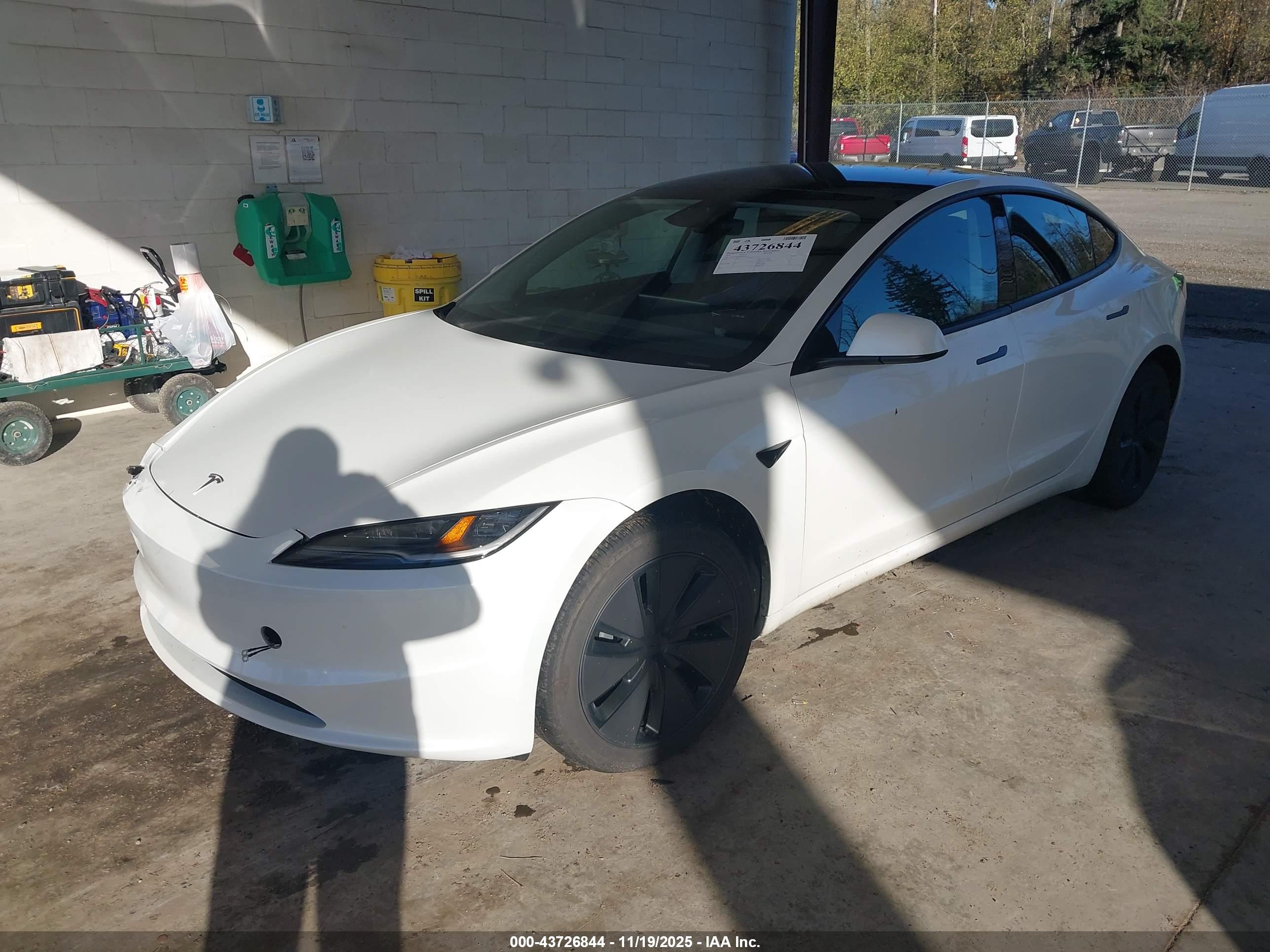 TESLA MODEL image 2