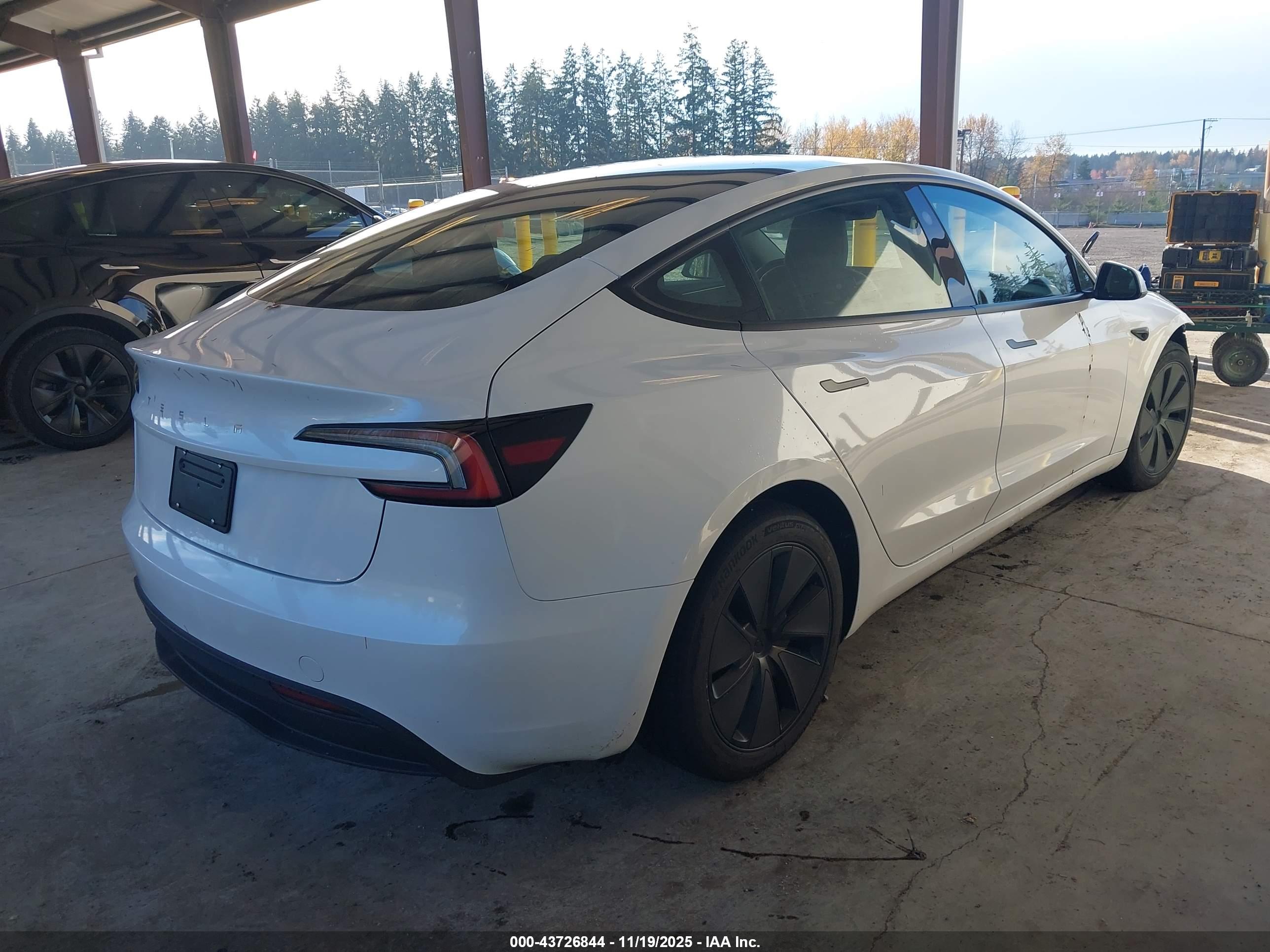 TESLA MODEL image 4