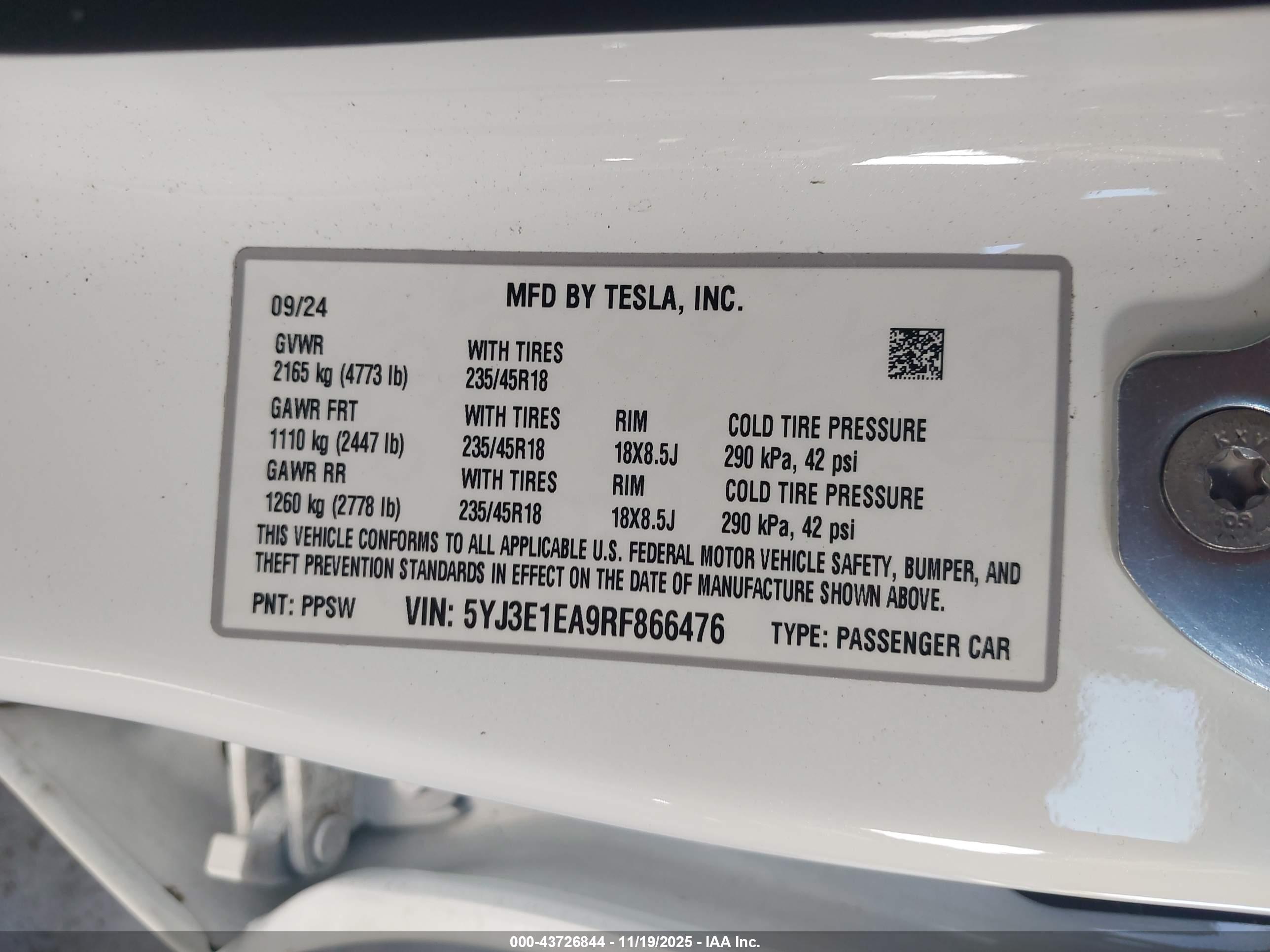 TESLA MODEL image 9