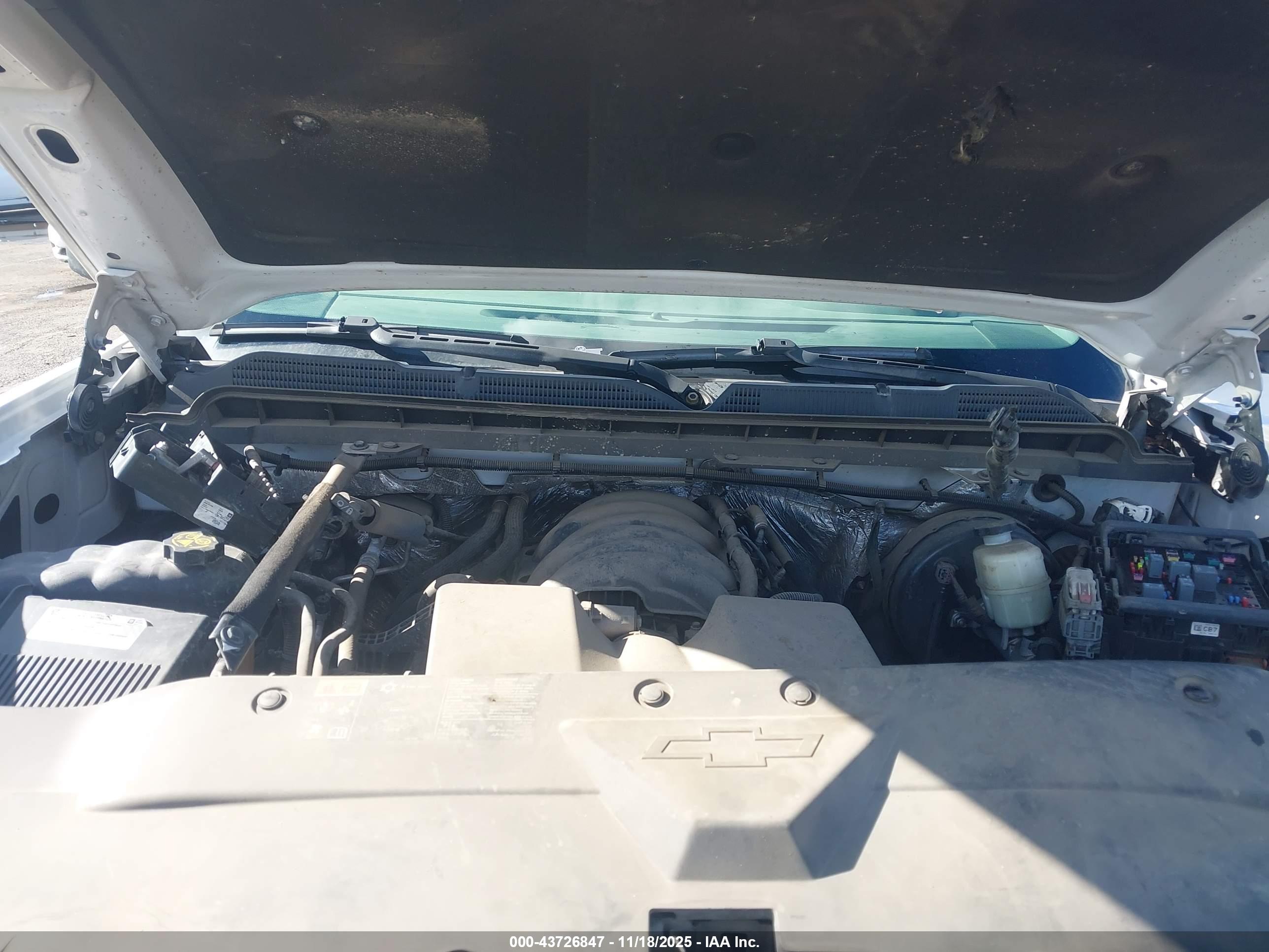CHEVROLET SILVERADO image 10