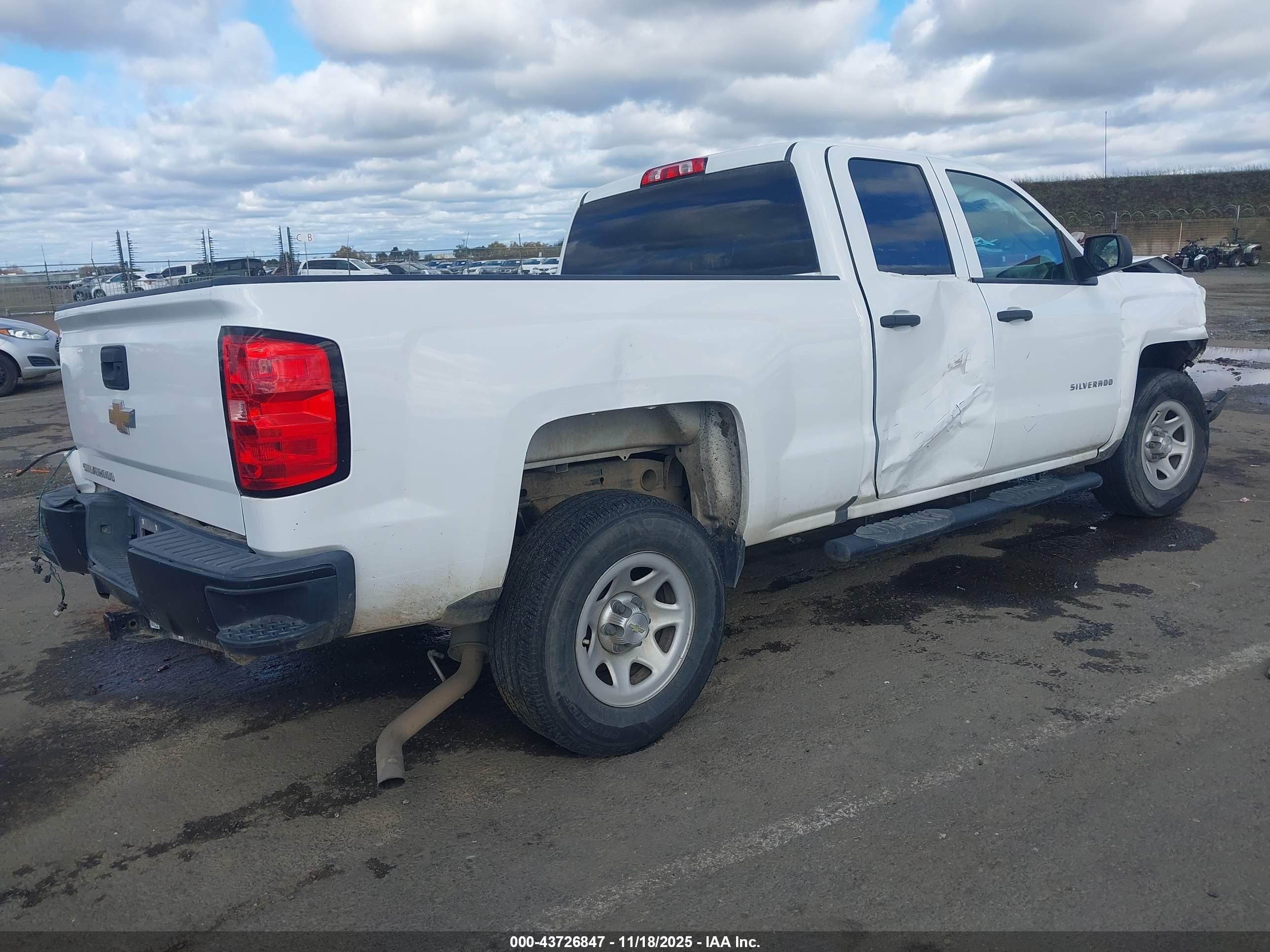 CHEVROLET SILVERADO image 4