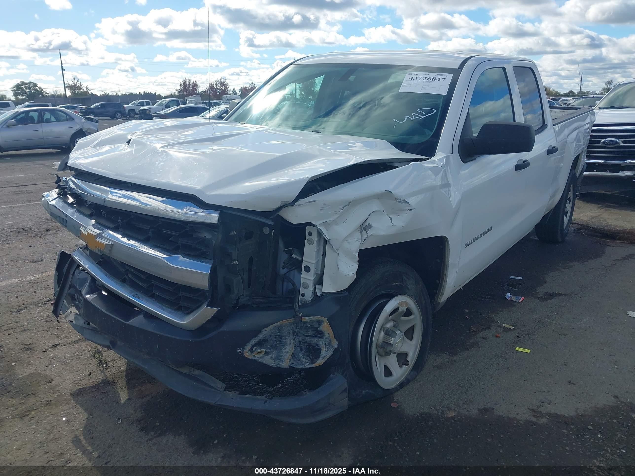 CHEVROLET SILVERADO image 6