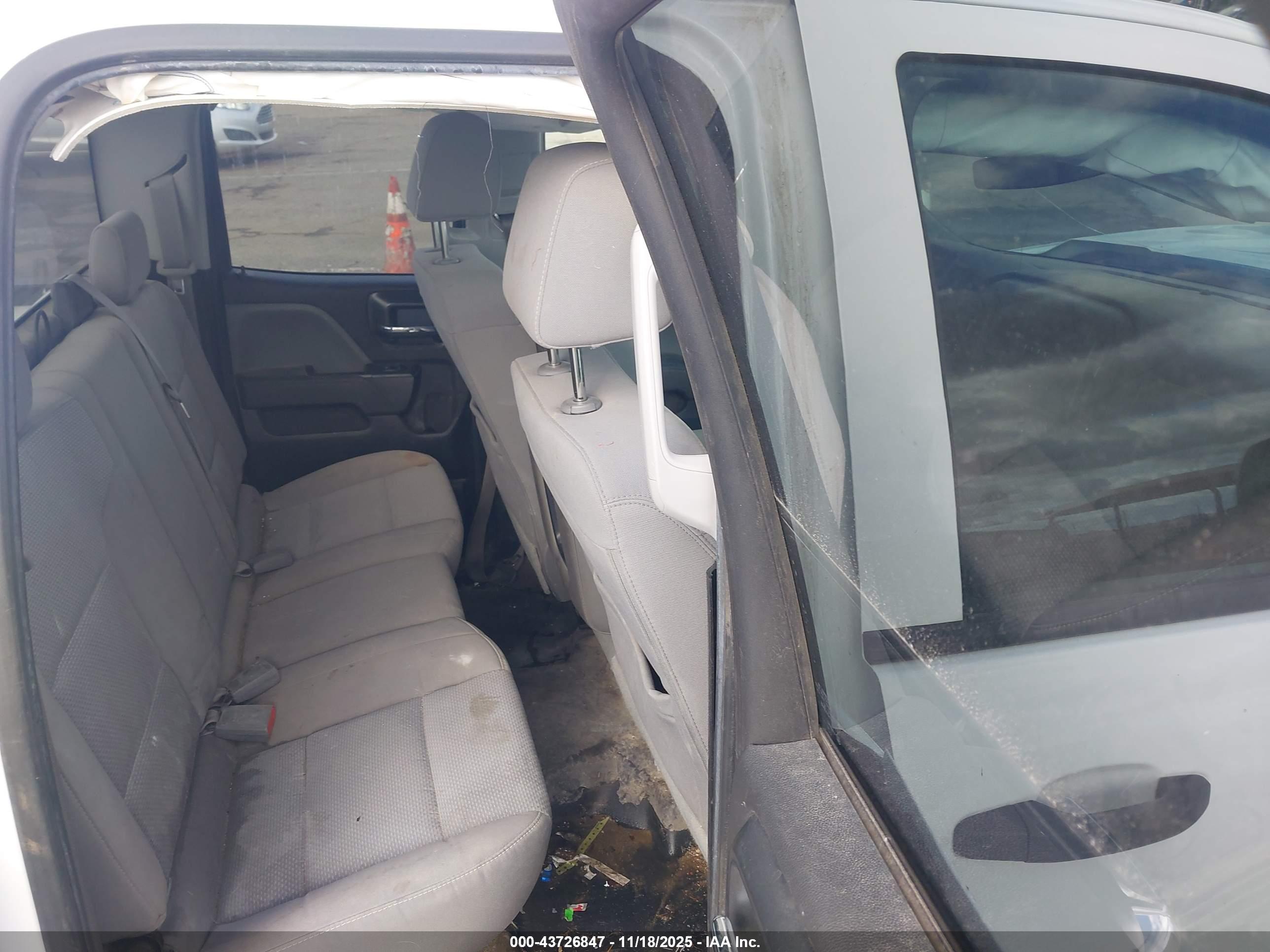 CHEVROLET SILVERADO image 8
