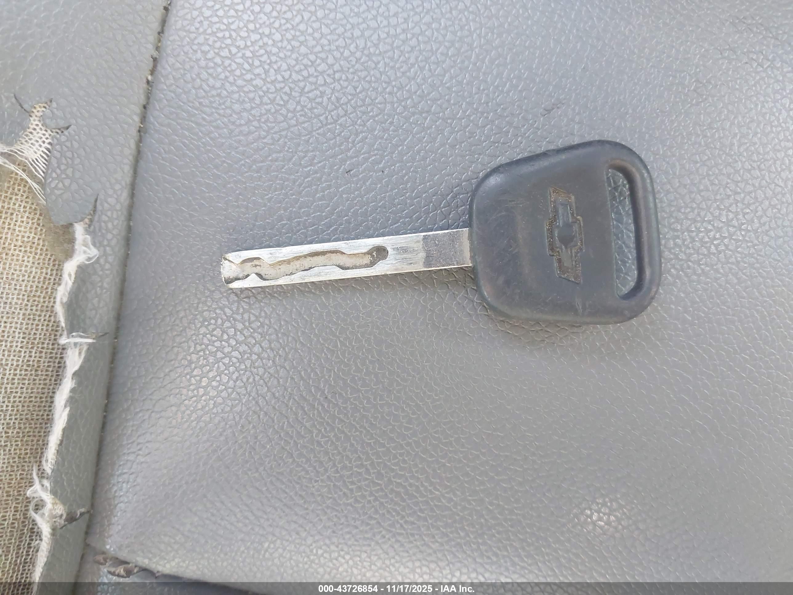 CHEVROLET SILVERADO image 11
