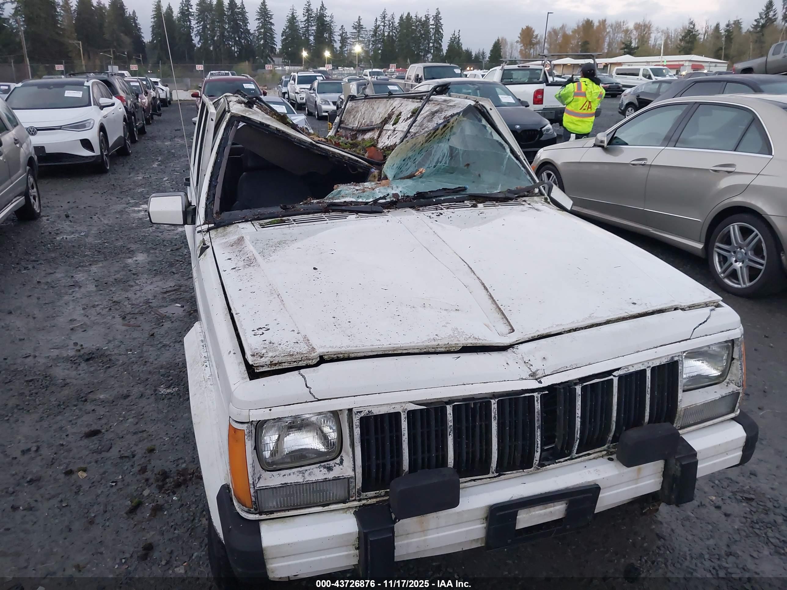 JEEP CHEROKEE image 6
