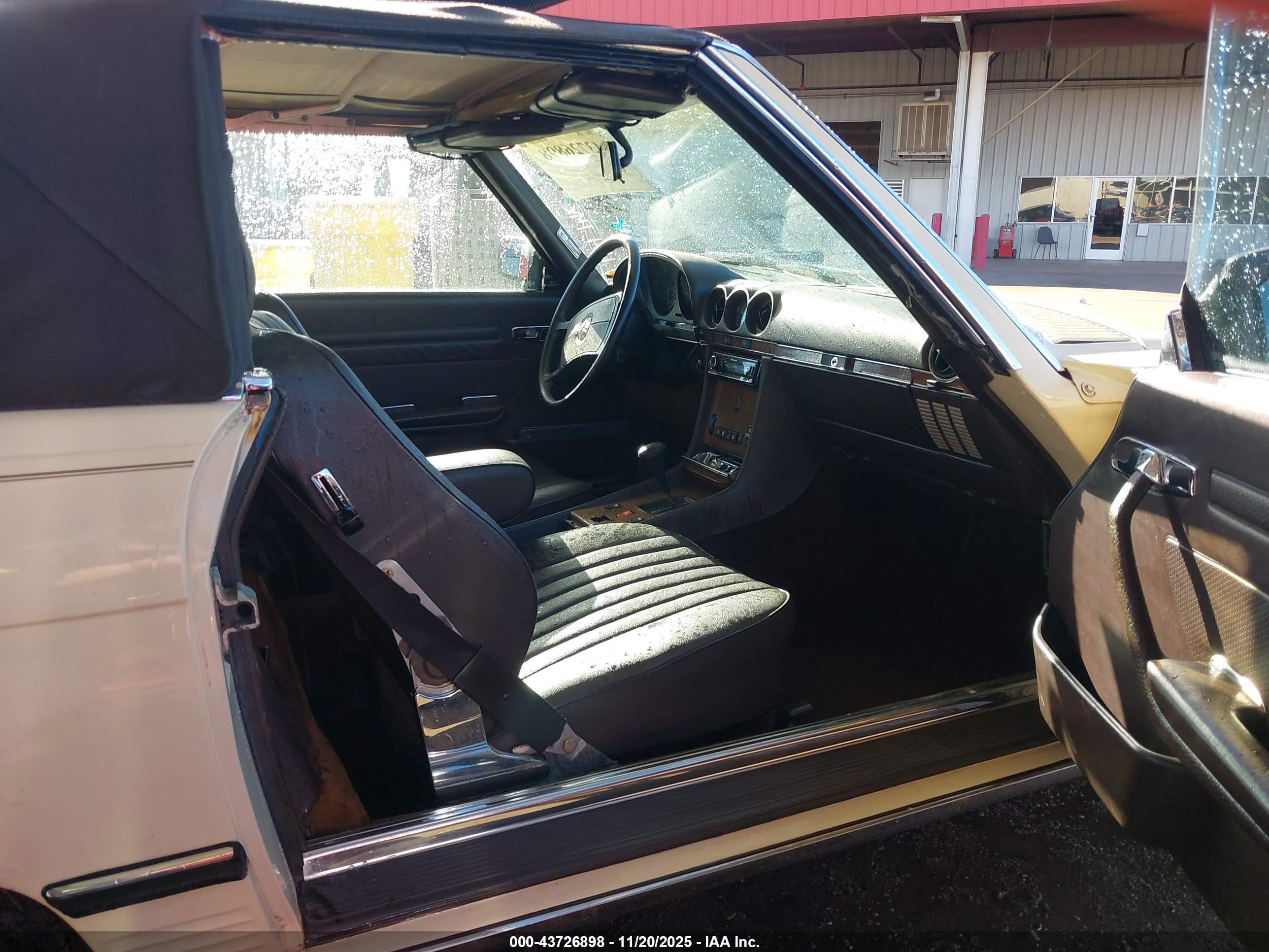 MERCEDES-BENZ 560 image 5