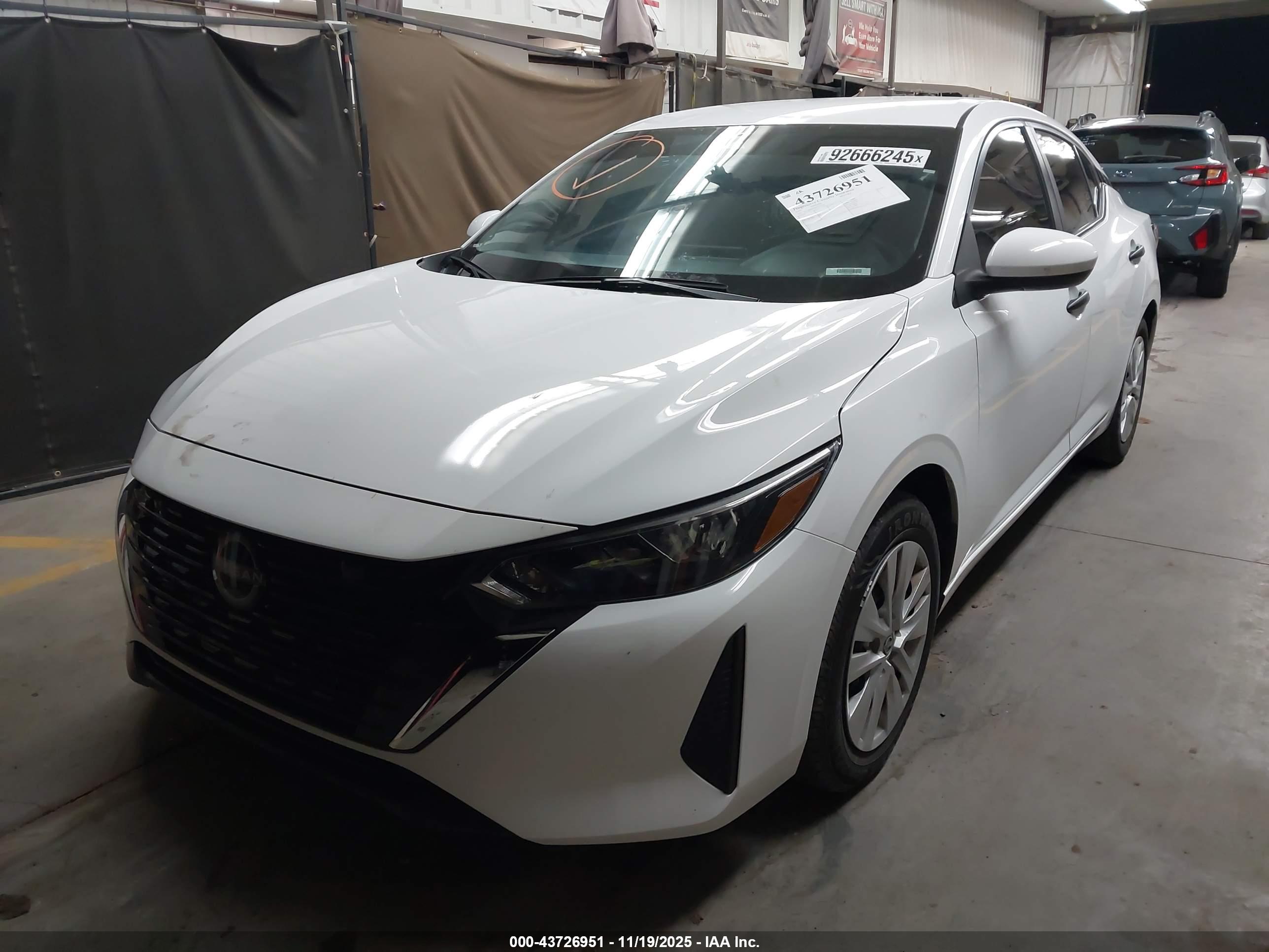 NISSAN SENTRA image 2