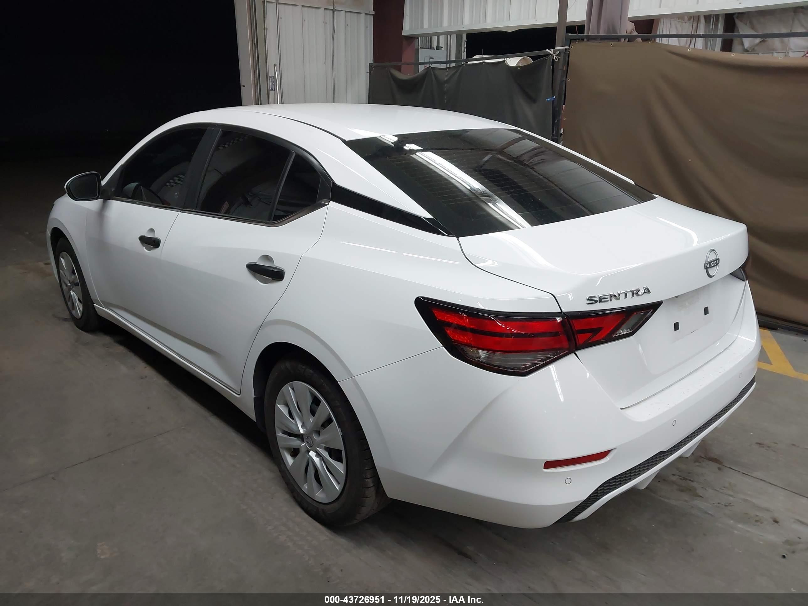 NISSAN SENTRA image 3