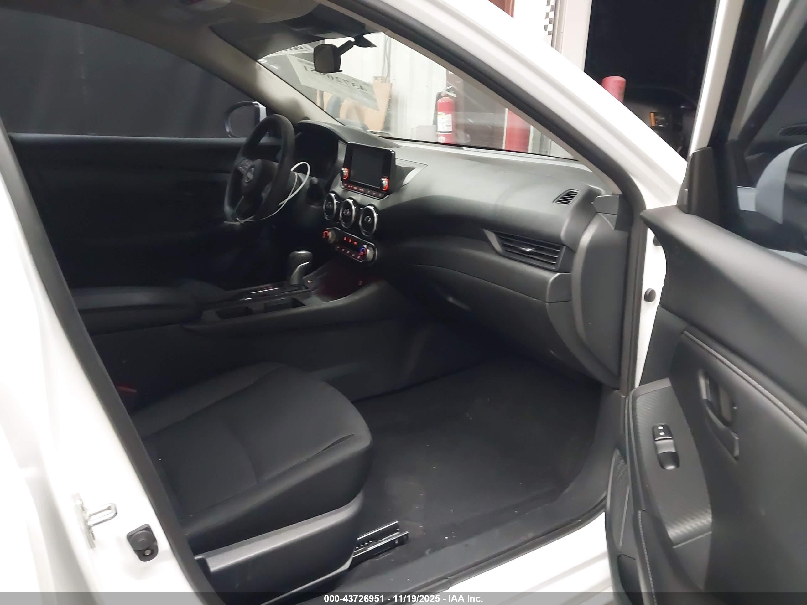 NISSAN SENTRA image 5