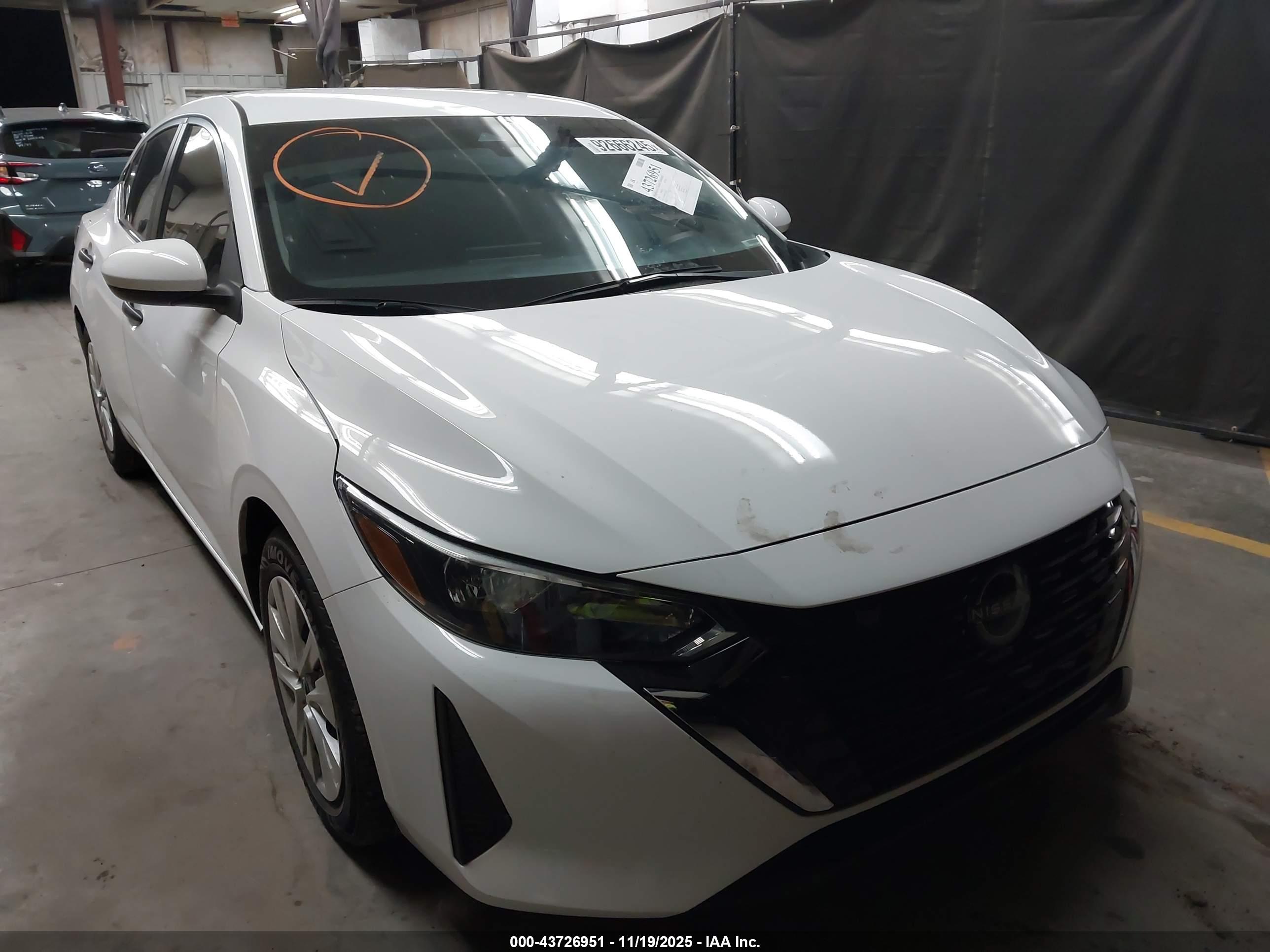 NISSAN SENTRA image 6