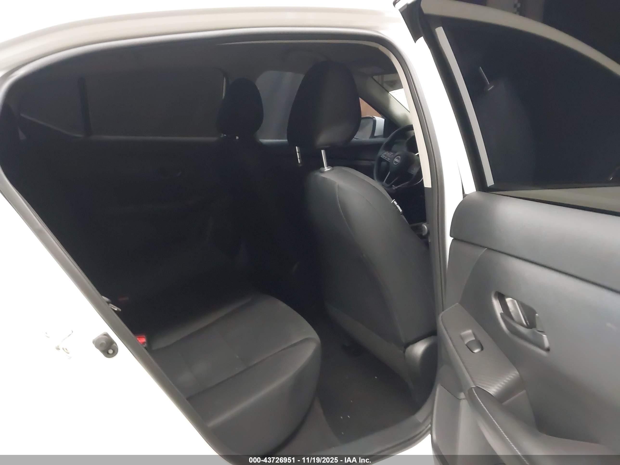 NISSAN SENTRA image 8