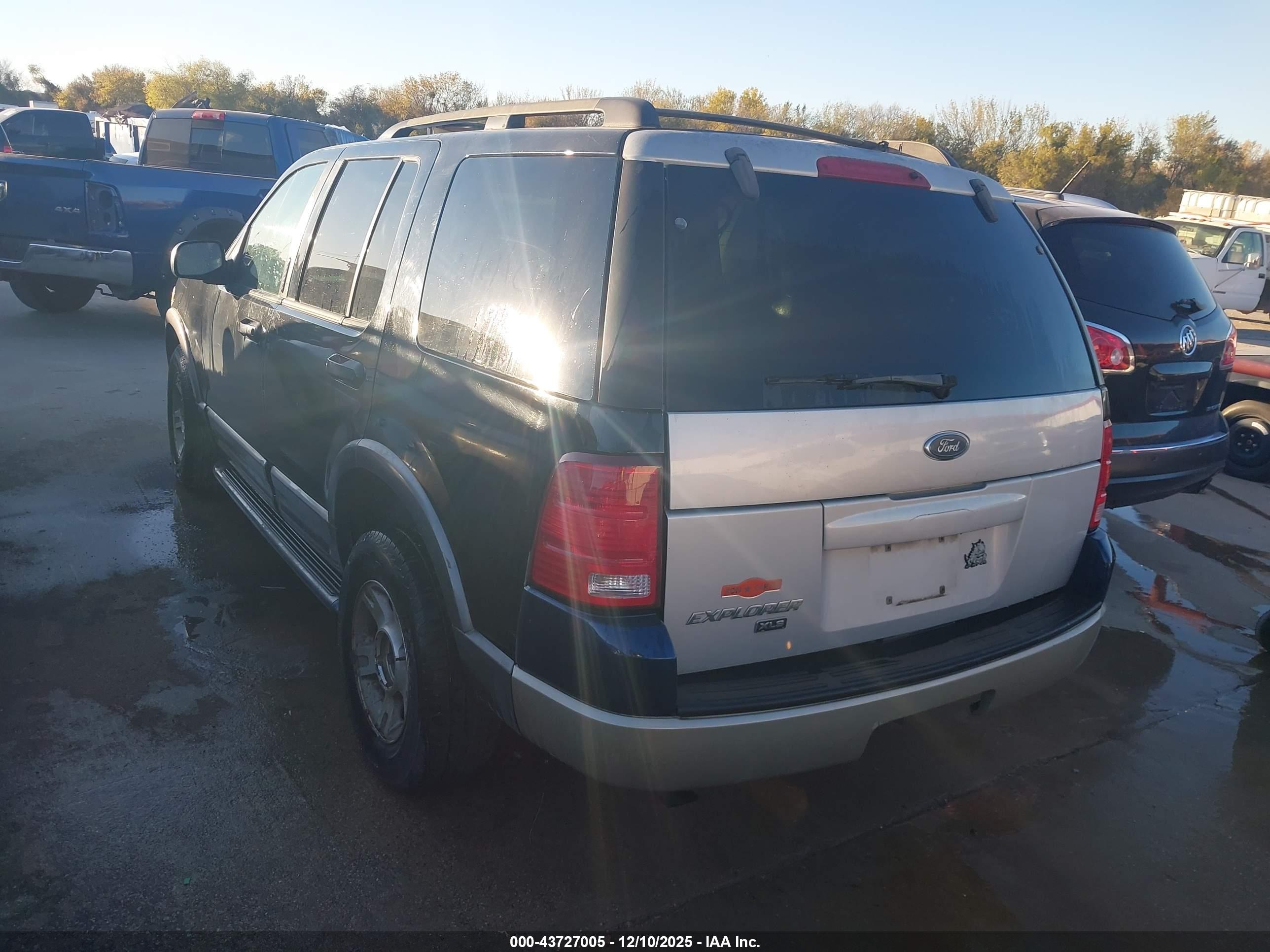 FORD EXPLORER image 3