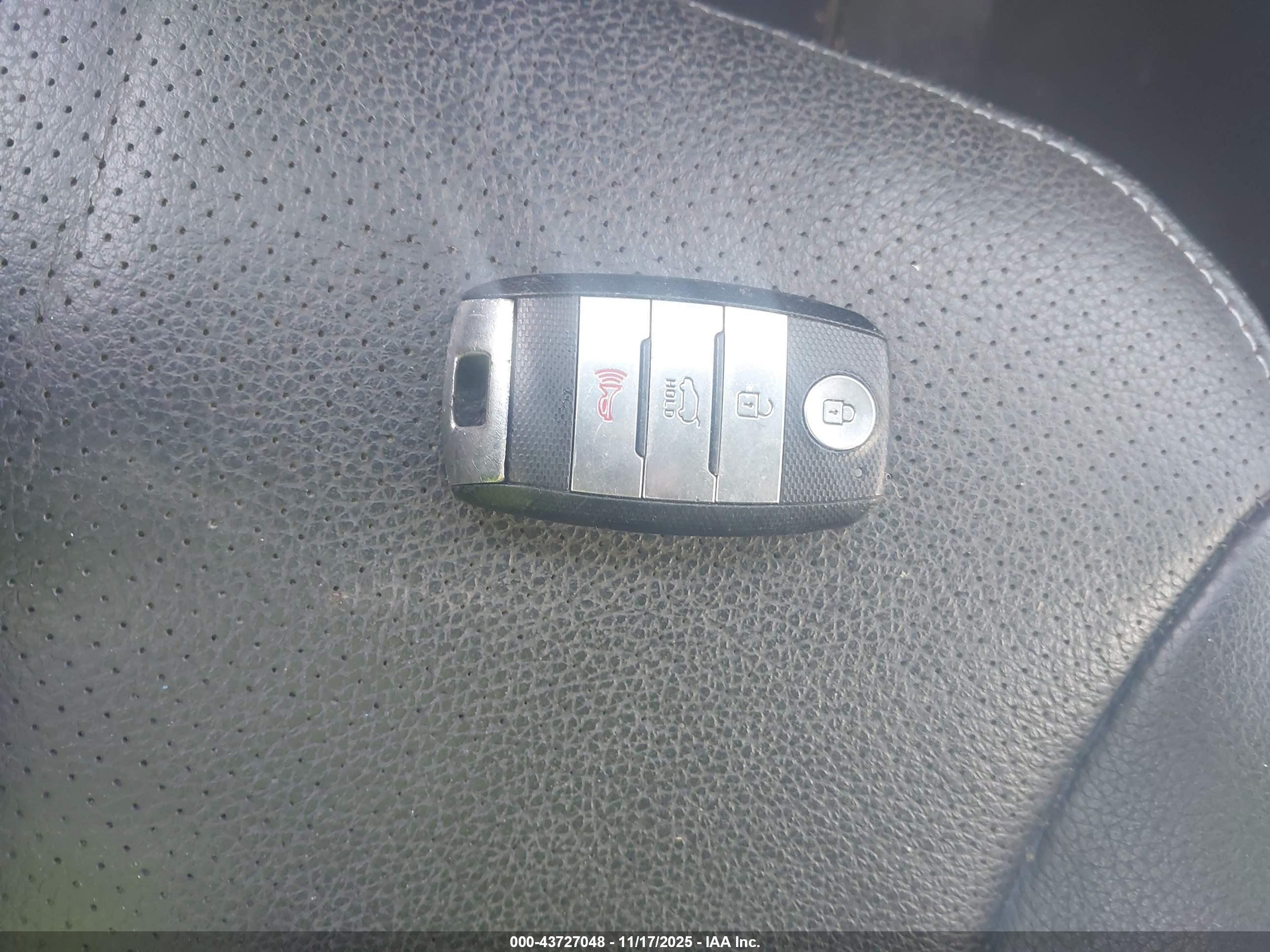 KIA SORENTO image 11