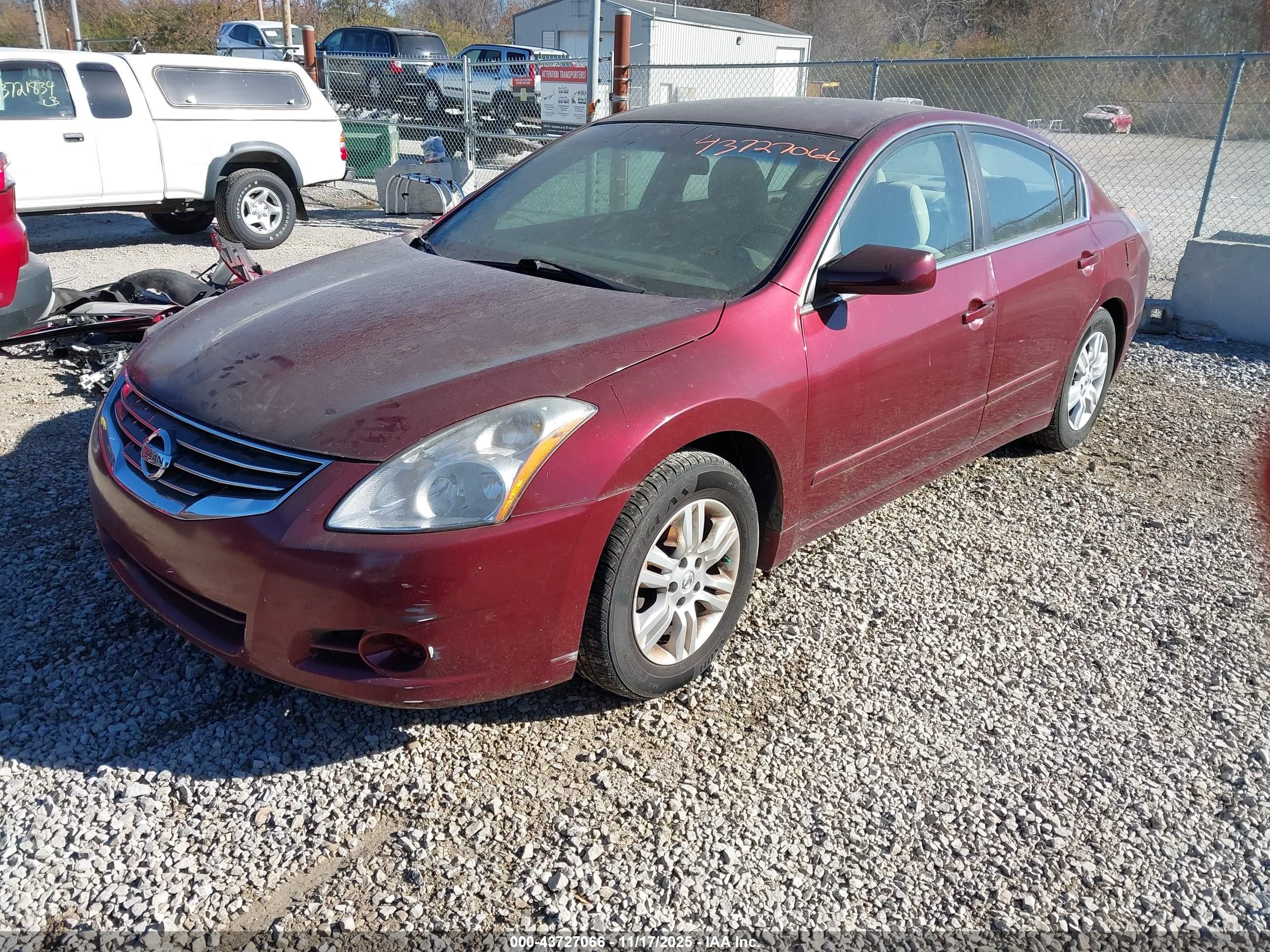 NISSAN ALTIMA image 2