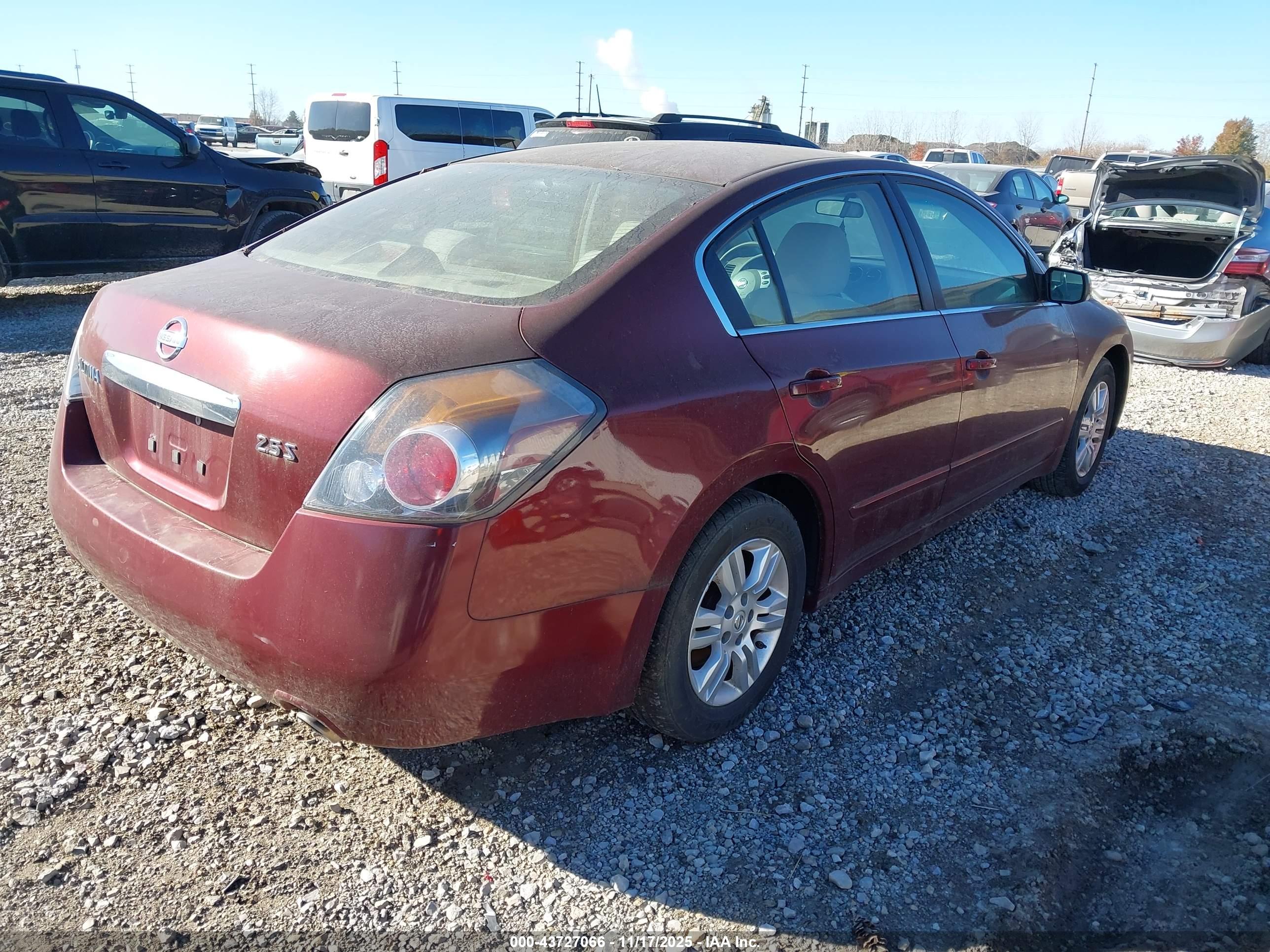 NISSAN ALTIMA image 4
