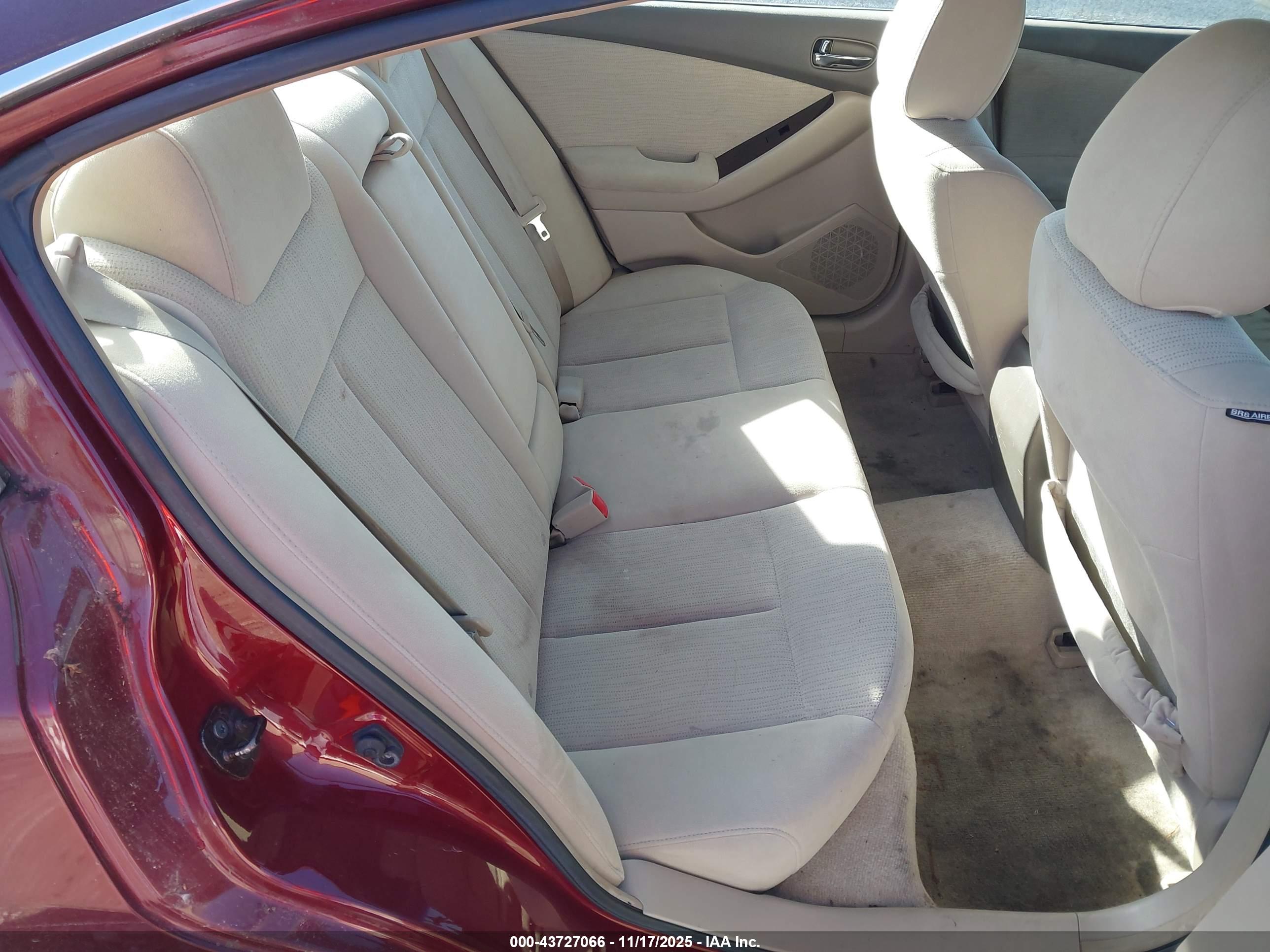 NISSAN ALTIMA image 8