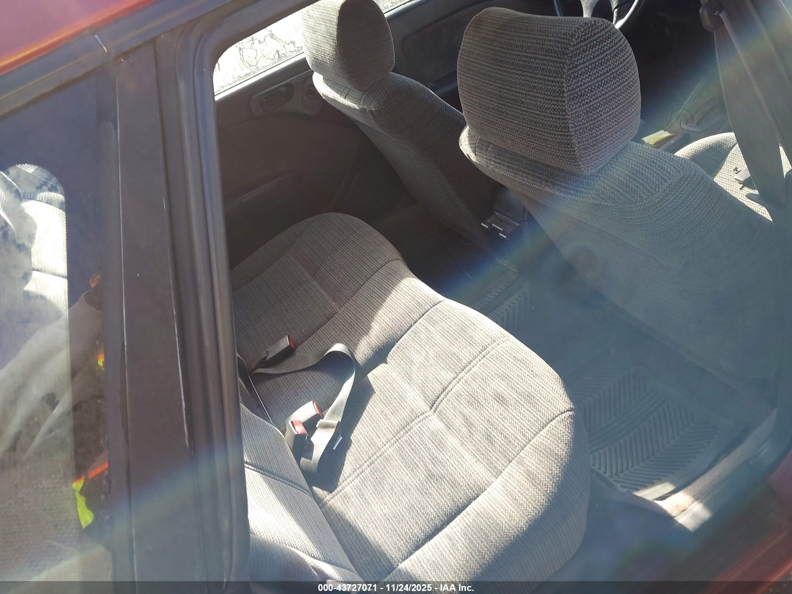 SUBARU LEGACY image 8