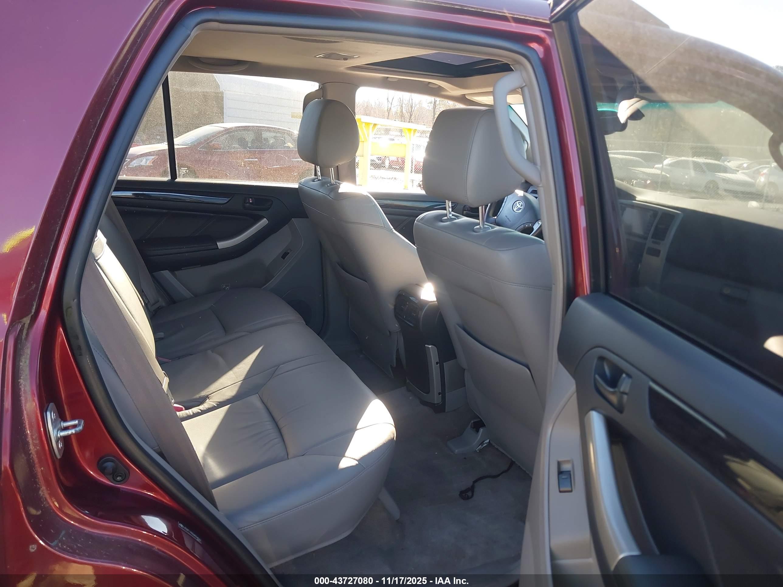 TOYOTA 4RUNNER image 8