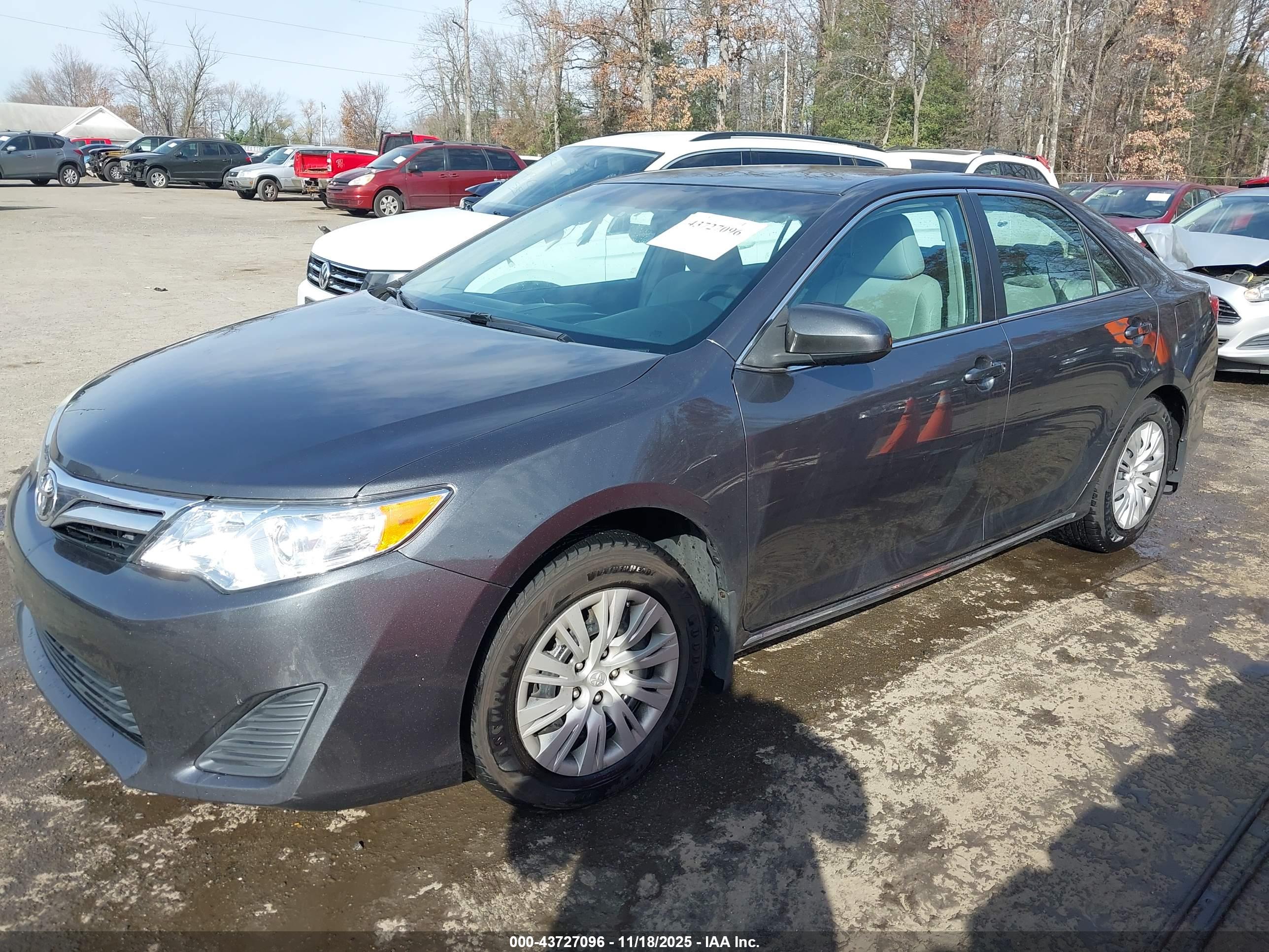 TOYOTA CAMRY image 2