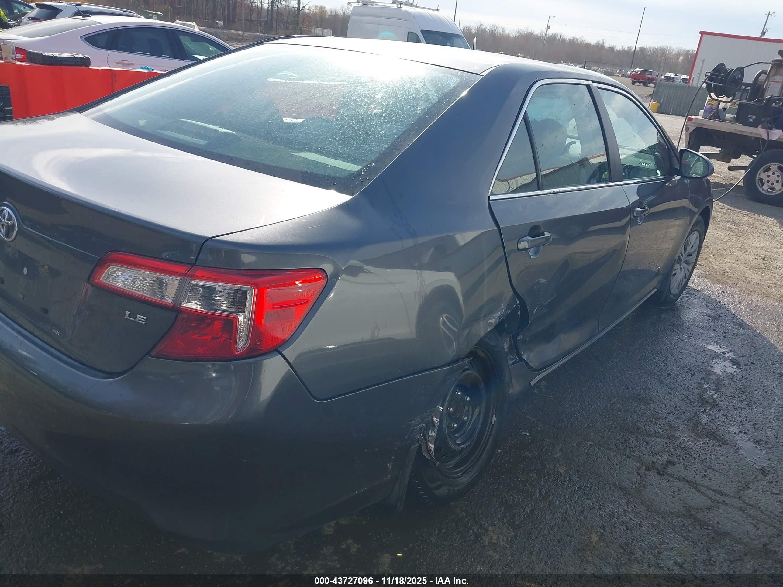 TOYOTA CAMRY image 4
