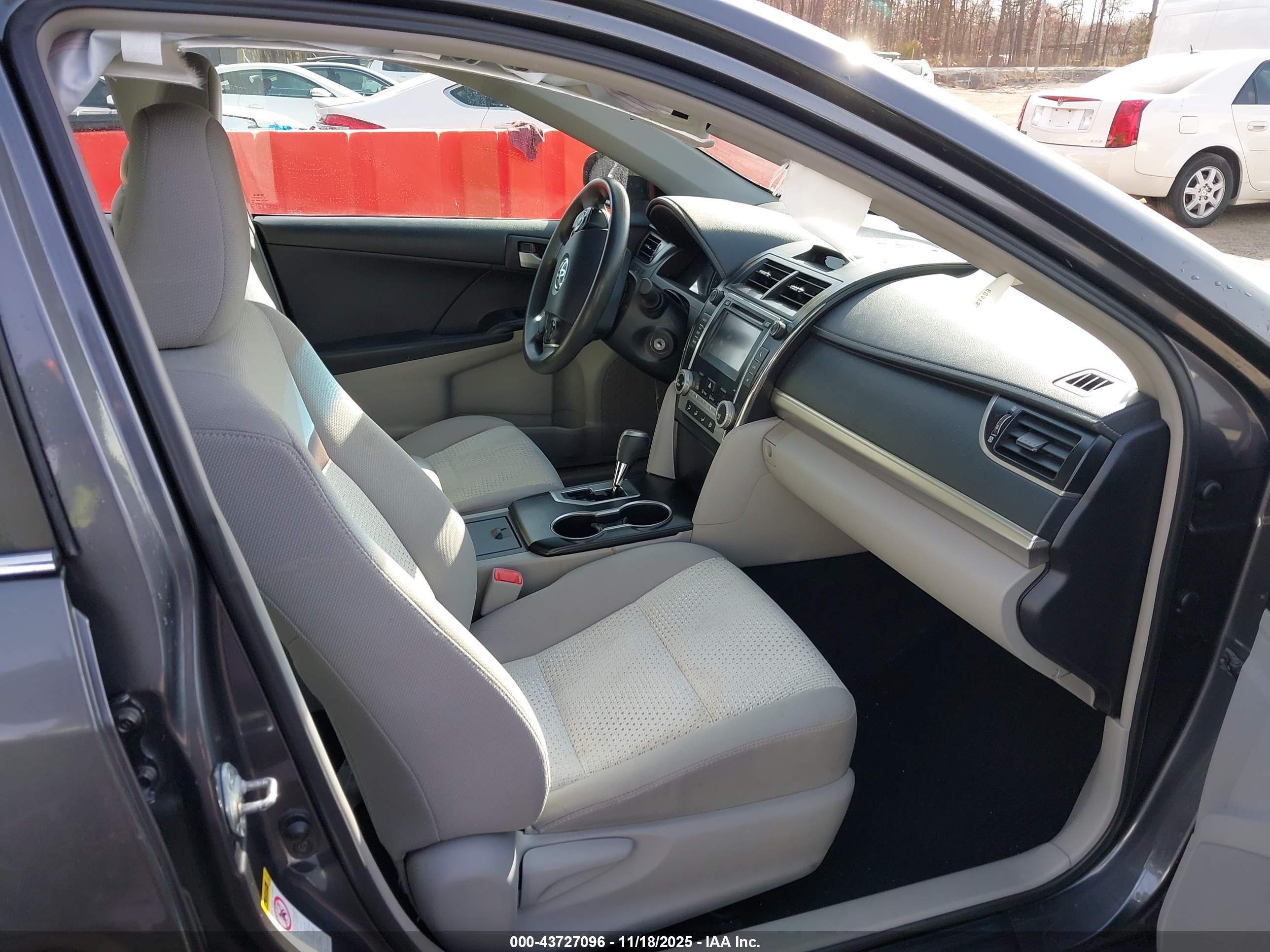 TOYOTA CAMRY image 5