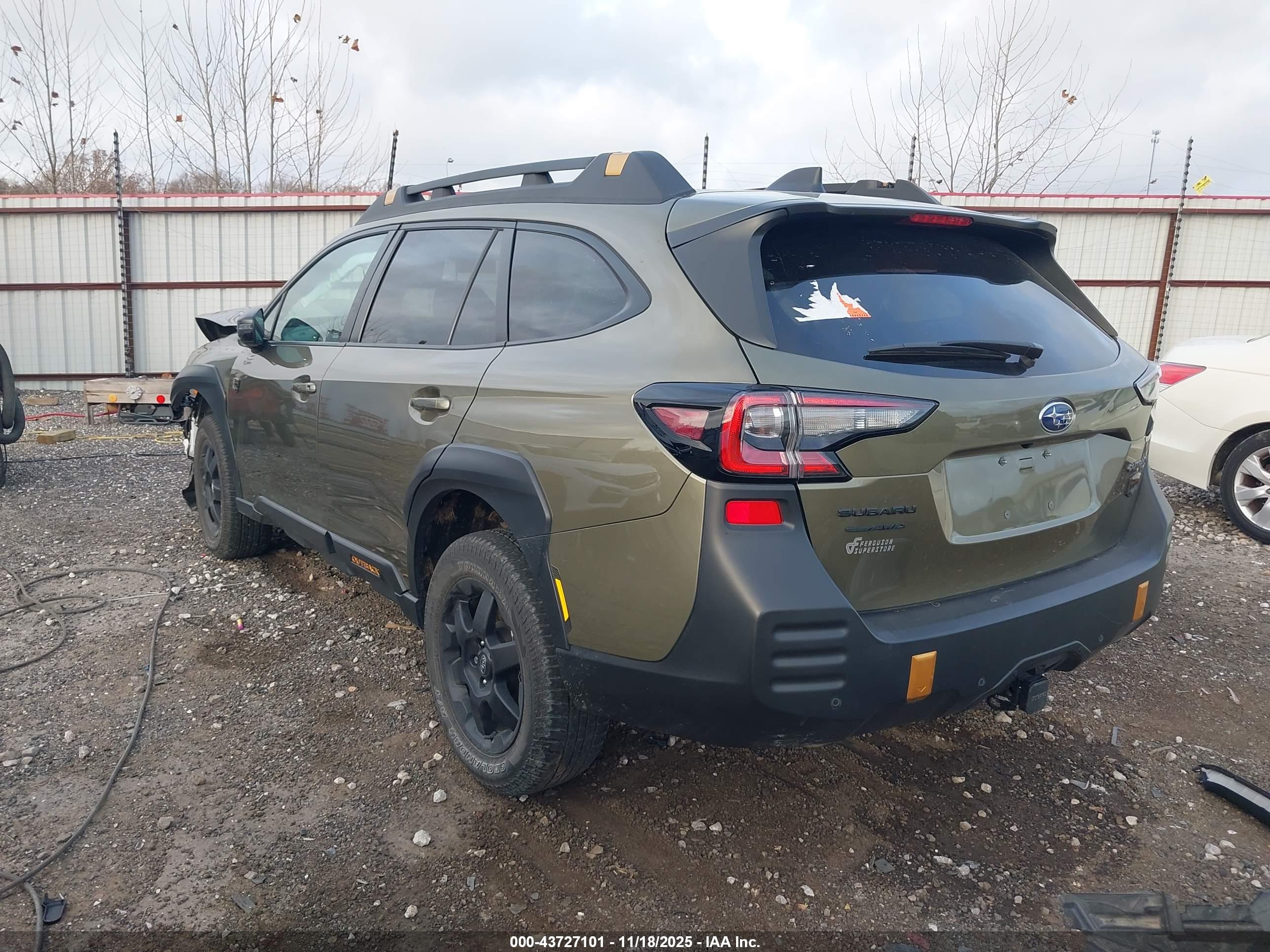SUBARU OUTBACK image 3