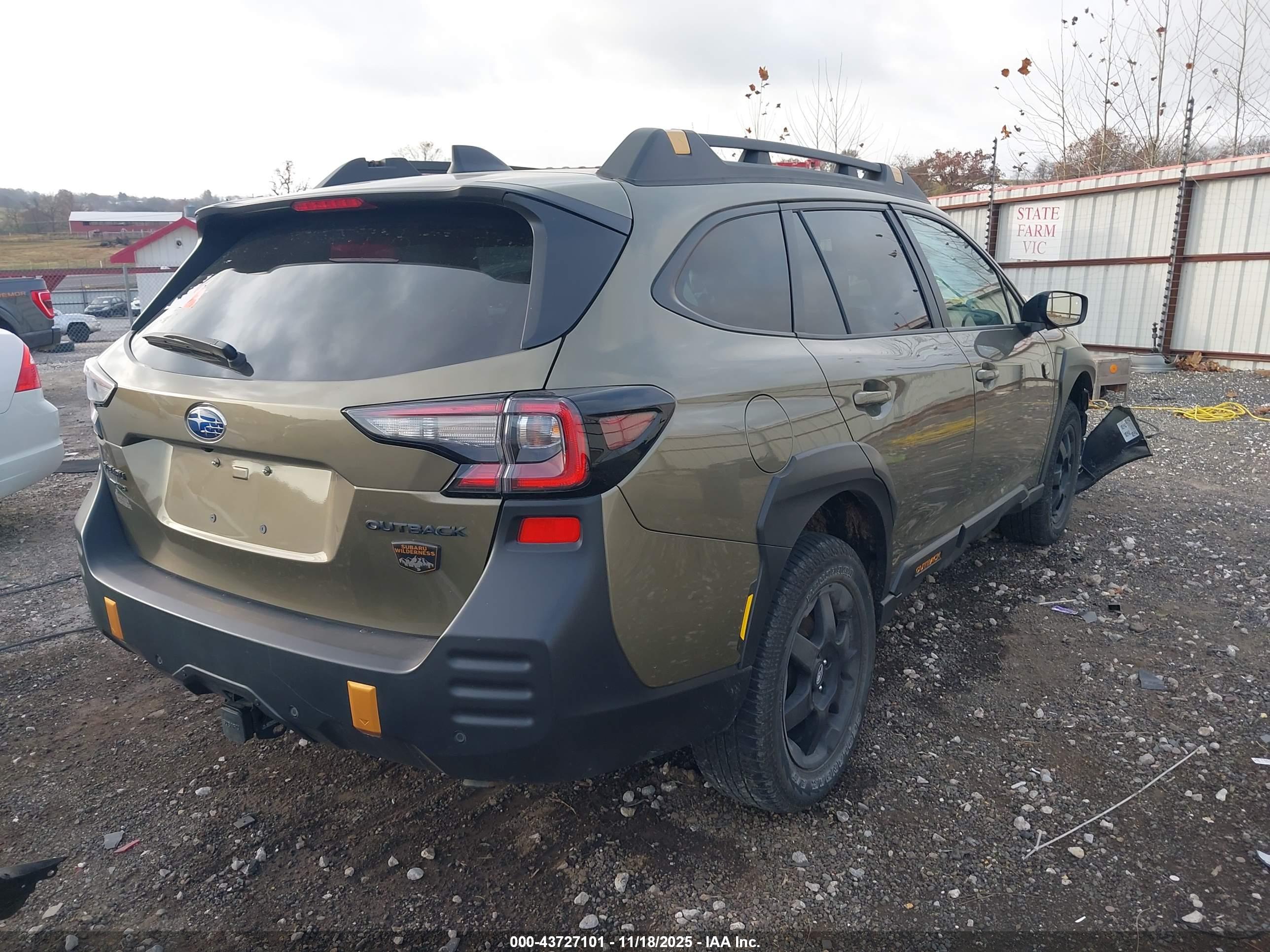 SUBARU OUTBACK image 4