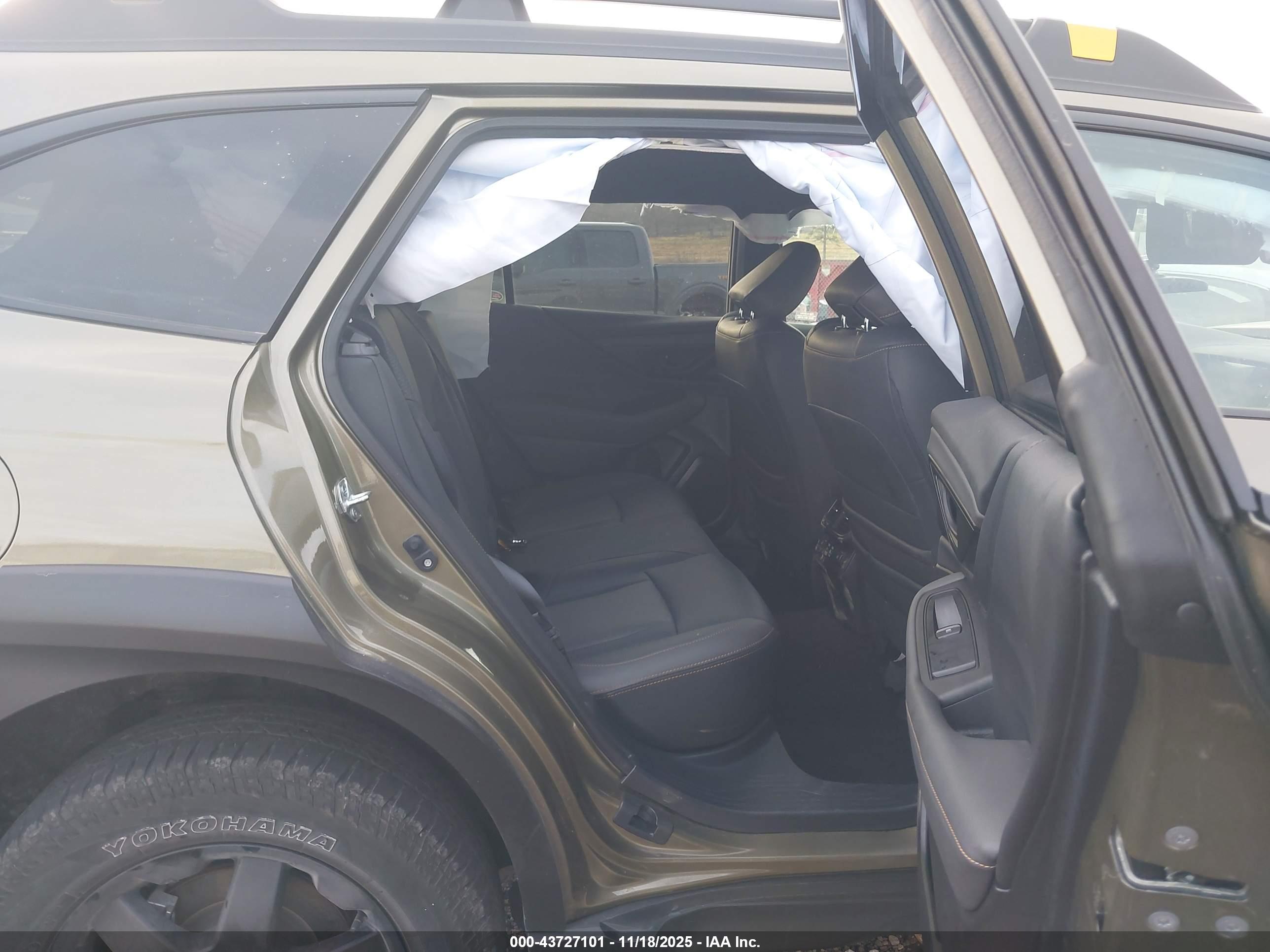 SUBARU OUTBACK image 8