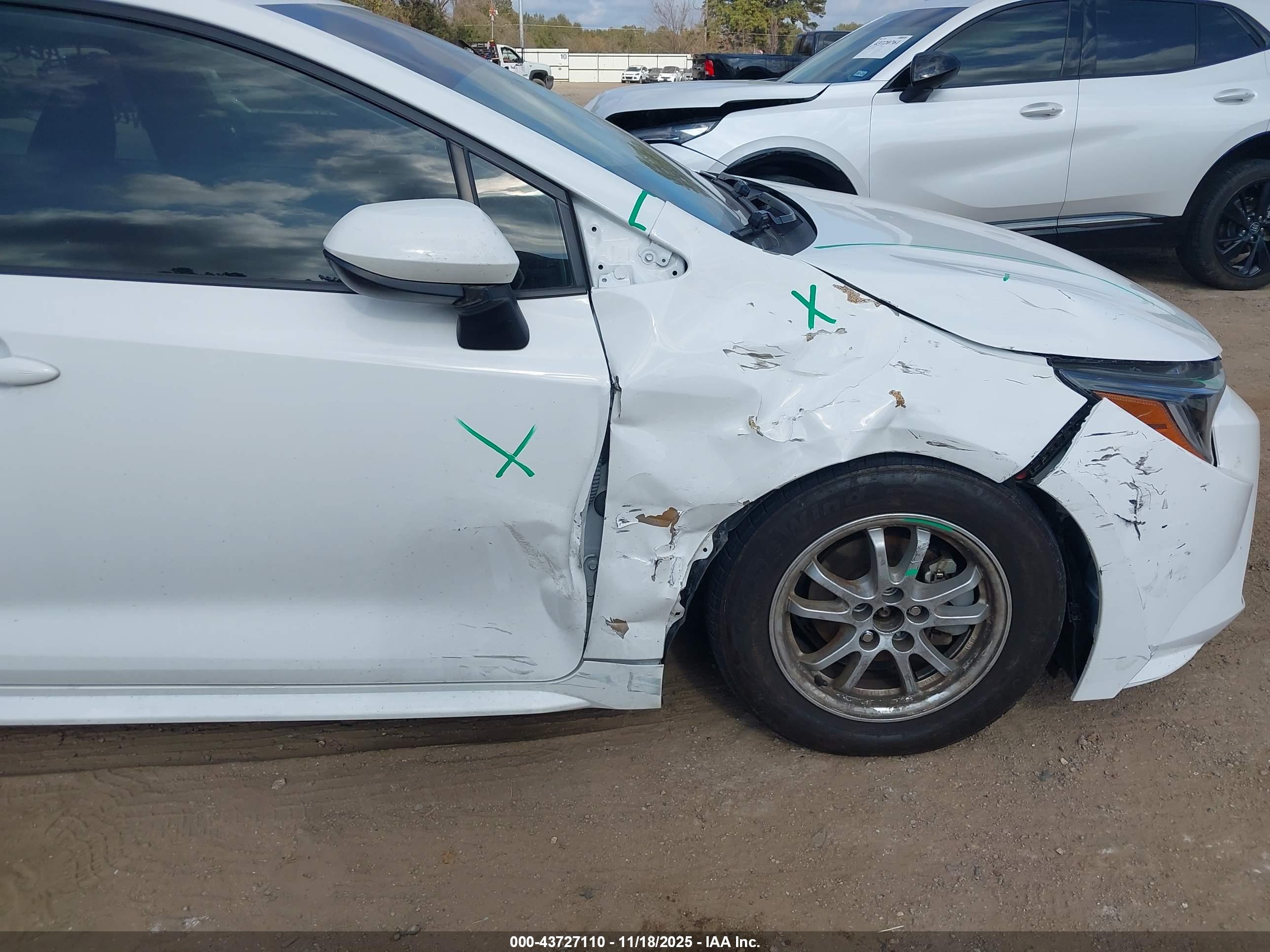 TOYOTA COROLLA image 6