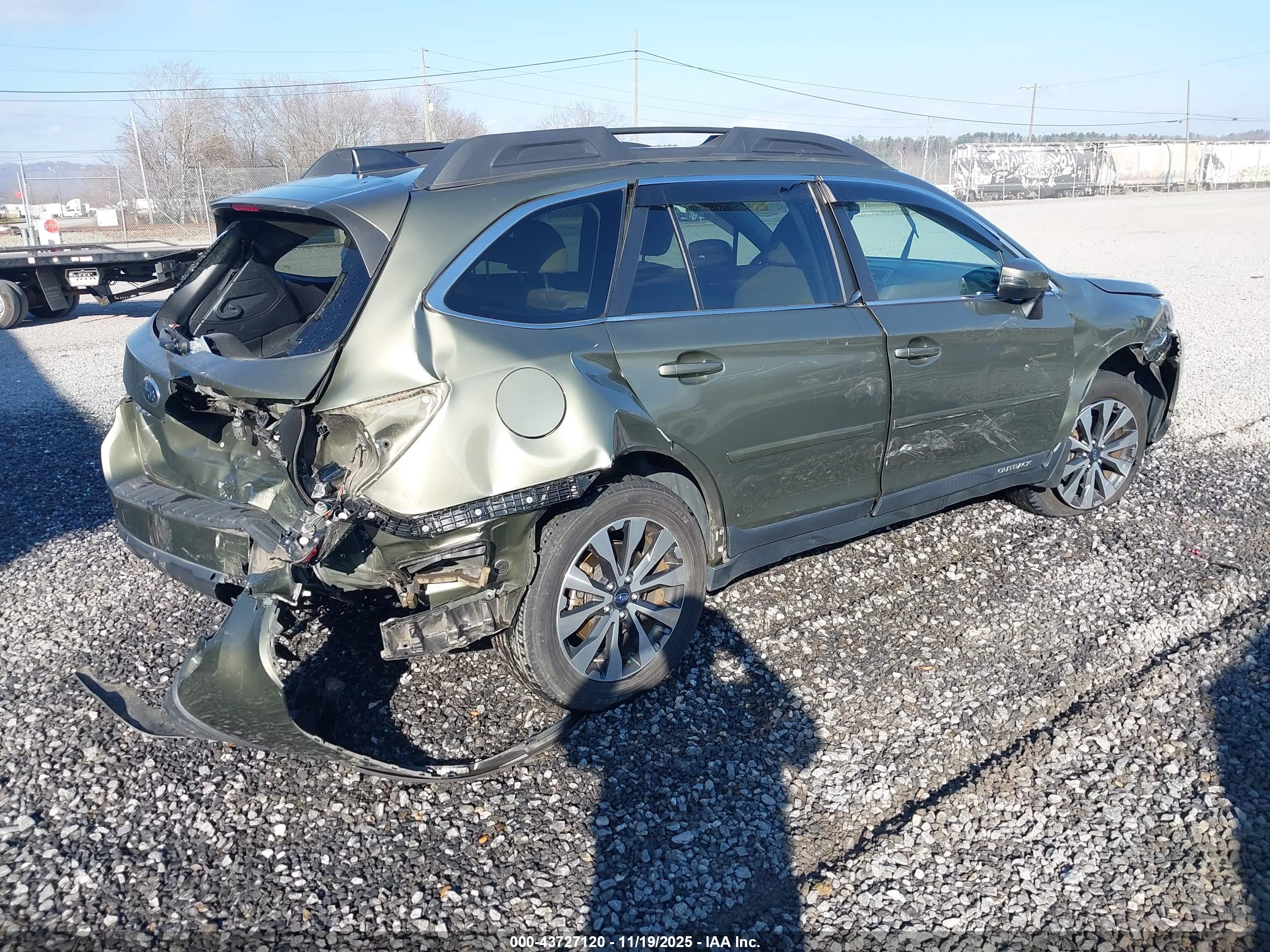 SUBARU OUTBACK image 4