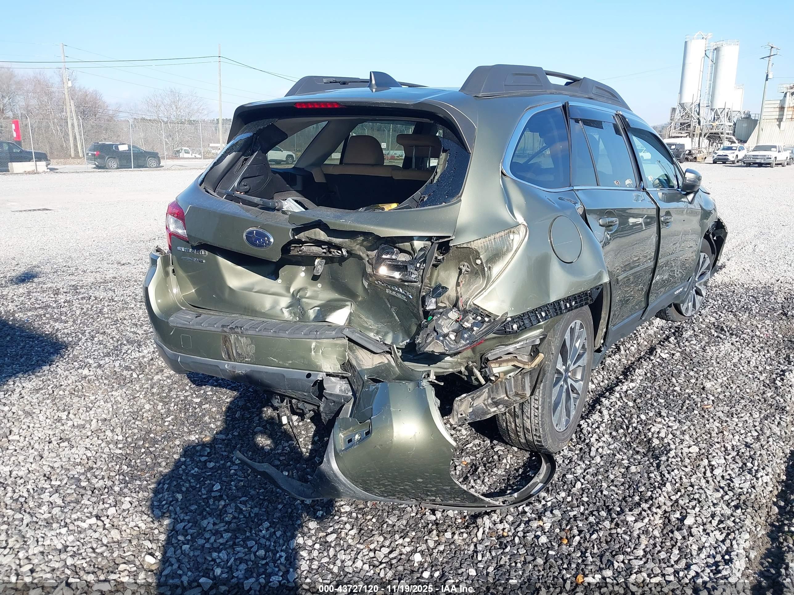 SUBARU OUTBACK image 6