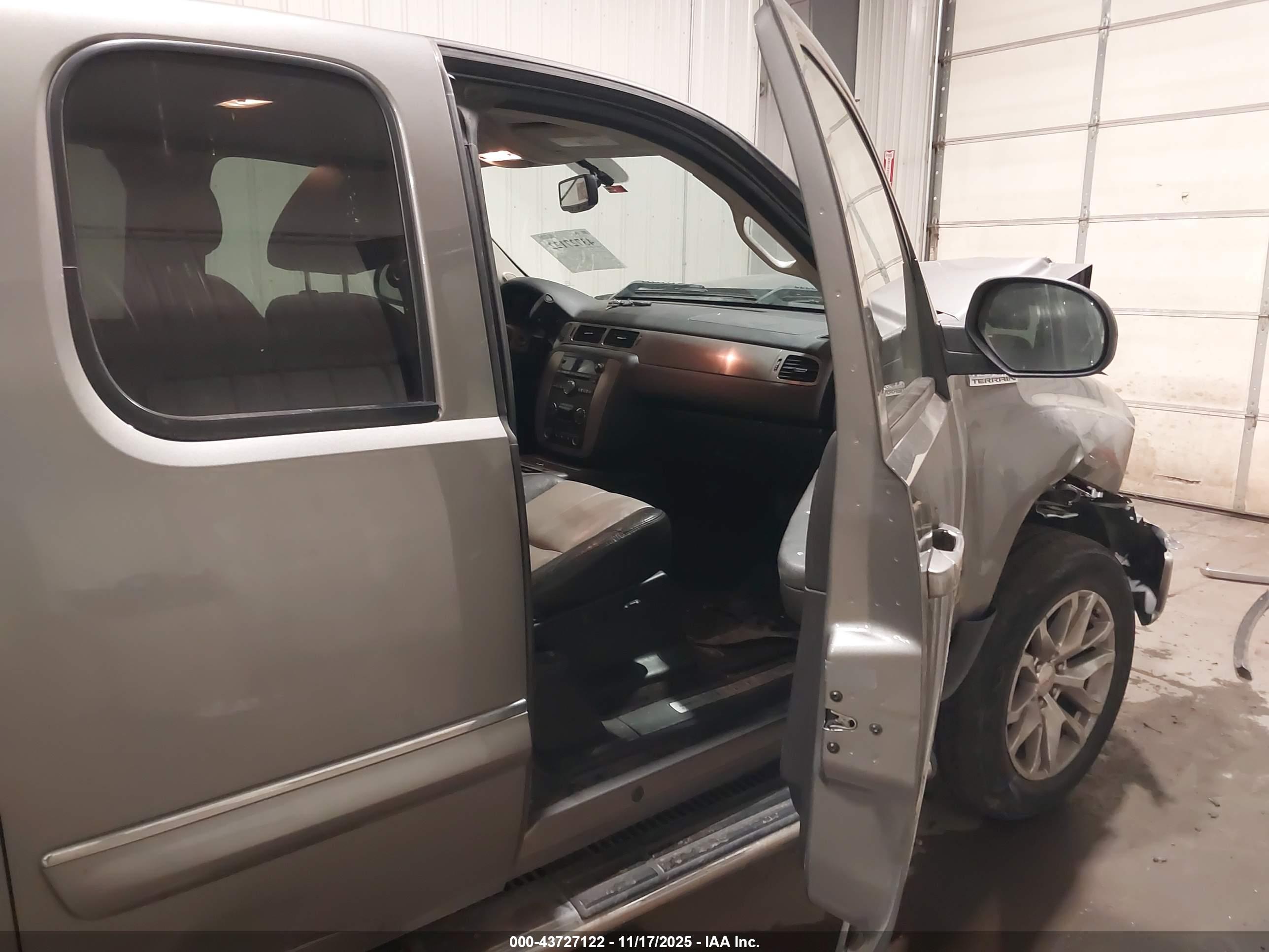 GMC SIERRA image 5