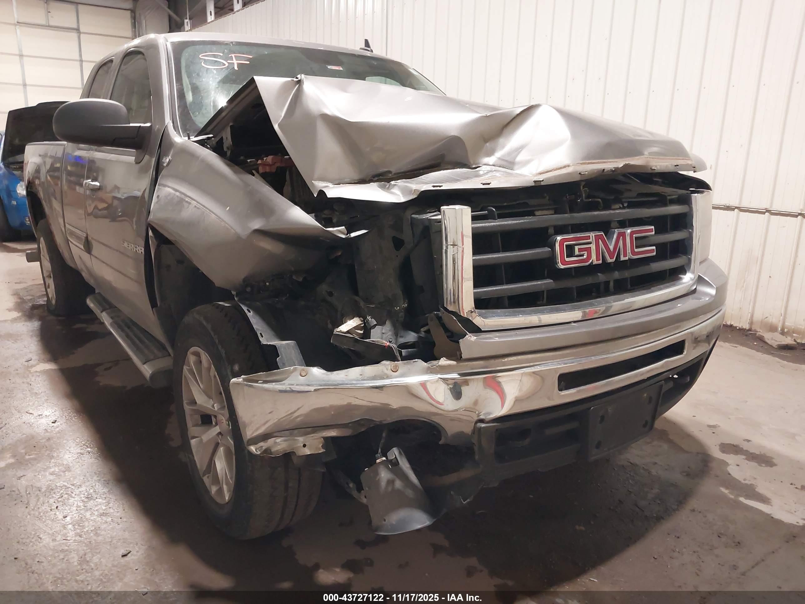 GMC SIERRA image 6